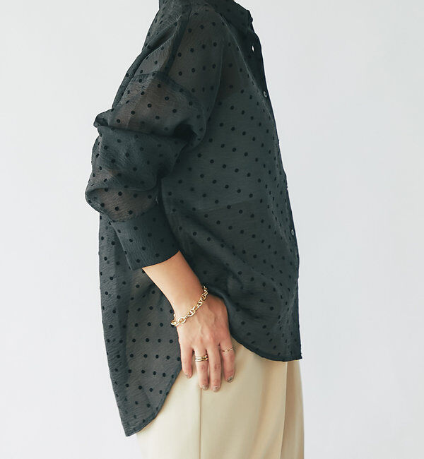  「《オンオフ兼用・ドレッシーな雰囲気》ドットオーガンジーシャツ」|シャツ・ブラウス|