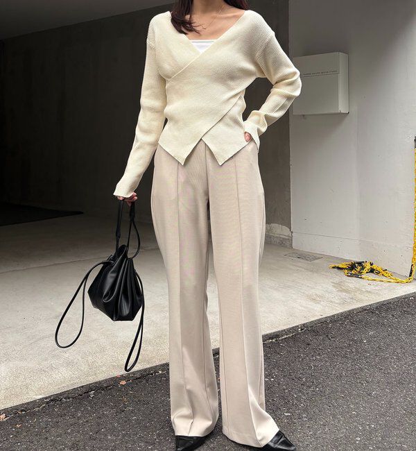  「【低身長サイズあり】ピンタックフレアパンツ」|チノ|