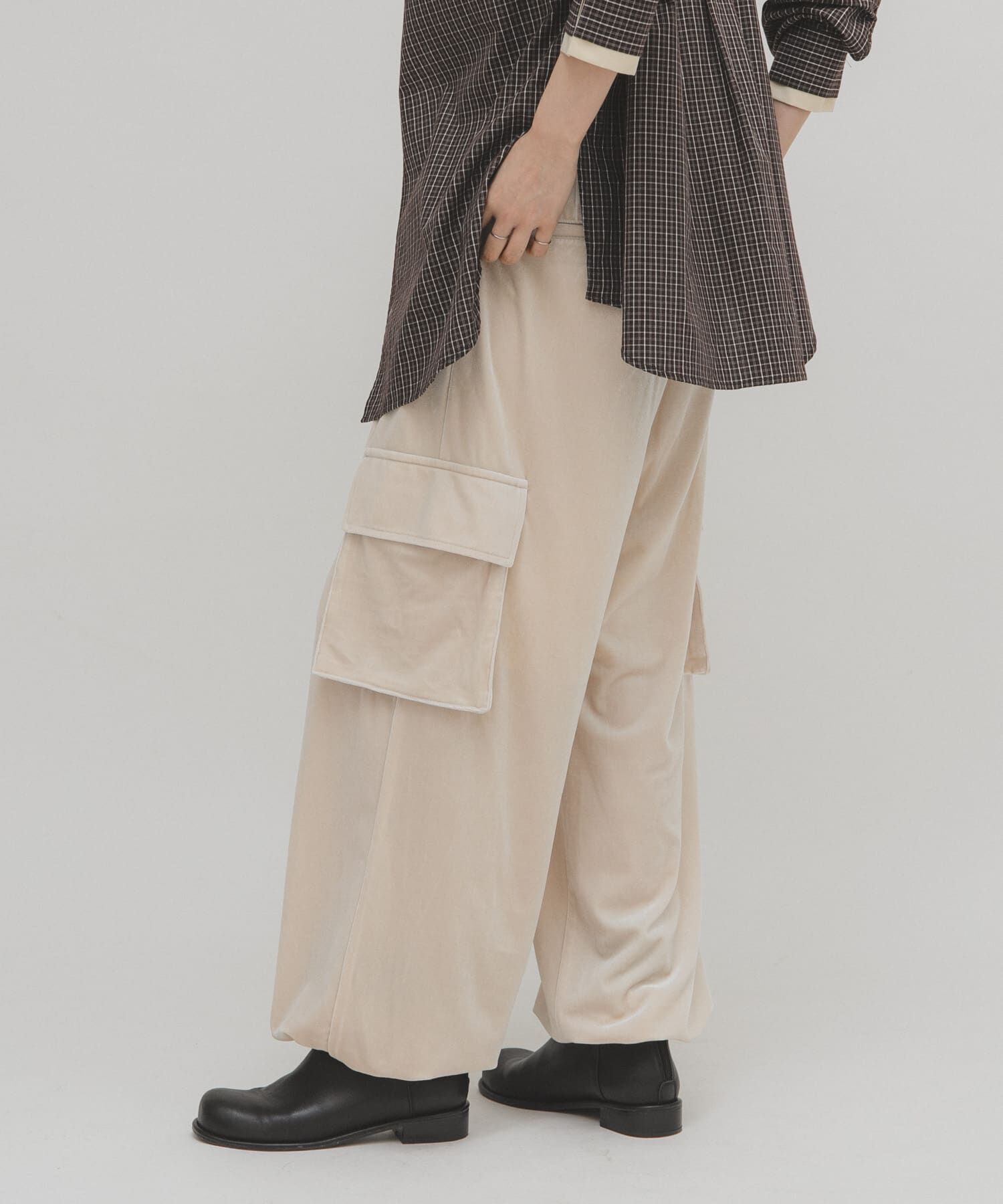 「ベロアカーゴパンツ」|その他|