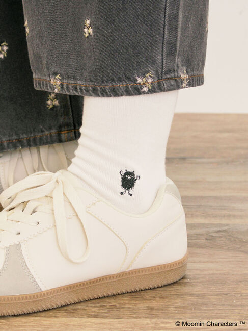Samansa Mos2「【MOOMIN&times;Samansa Mos2】スティンキー刺繍ソックス」|ソックス|オフホワイト