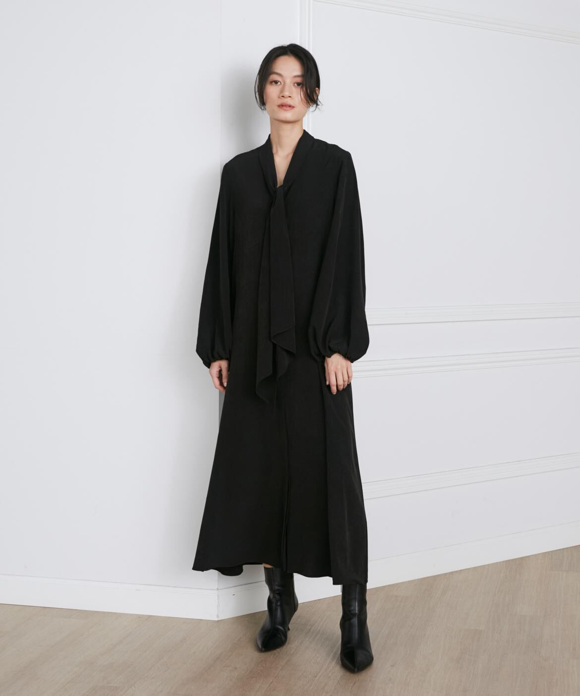 INED「リボンタイバックプリーツドレス《la veille by SUPERIOR CLOSET》」|ワンピース|