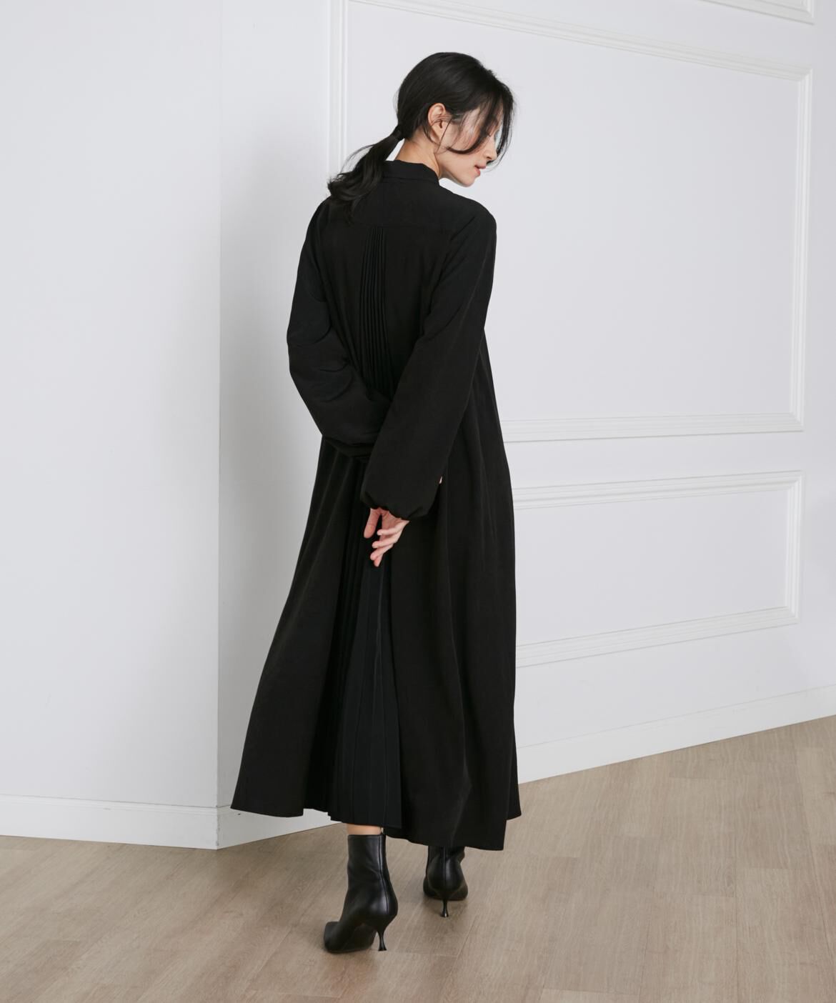 INED「リボンタイバックプリーツドレス《la veille by SUPERIOR CLOSET》」|ワンピース|