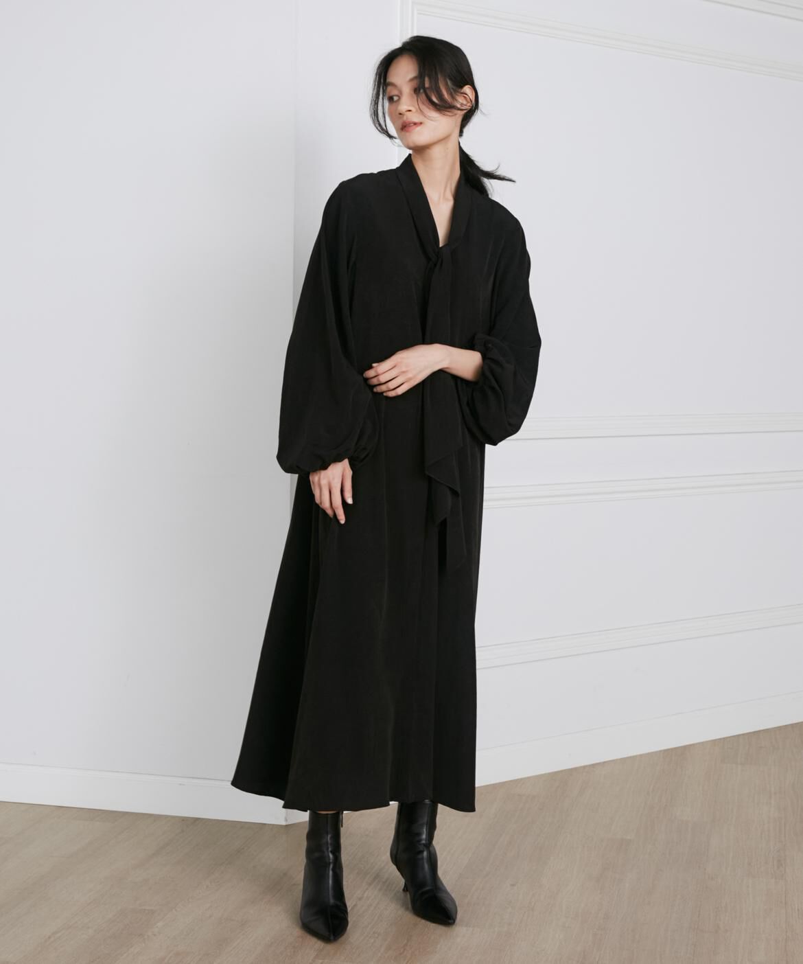 INED「リボンタイバックプリーツドレス《la veille by SUPERIOR CLOSET》」|ワンピース|