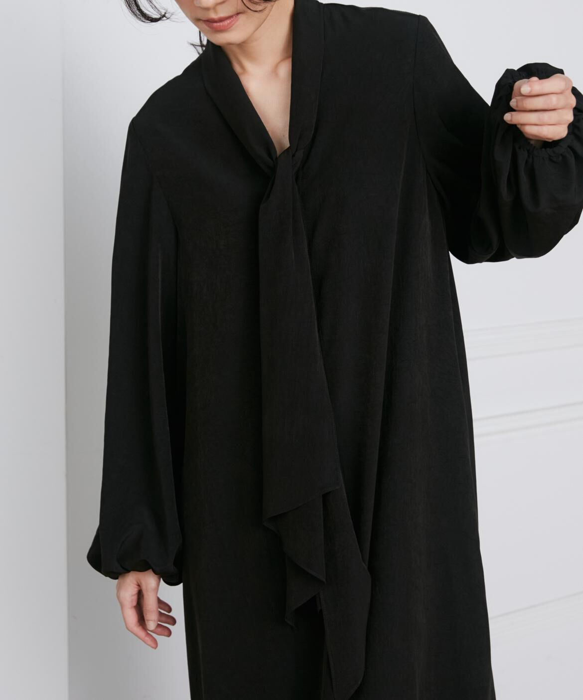 INED「リボンタイバックプリーツドレス《la veille by SUPERIOR CLOSET》」|ワンピース|