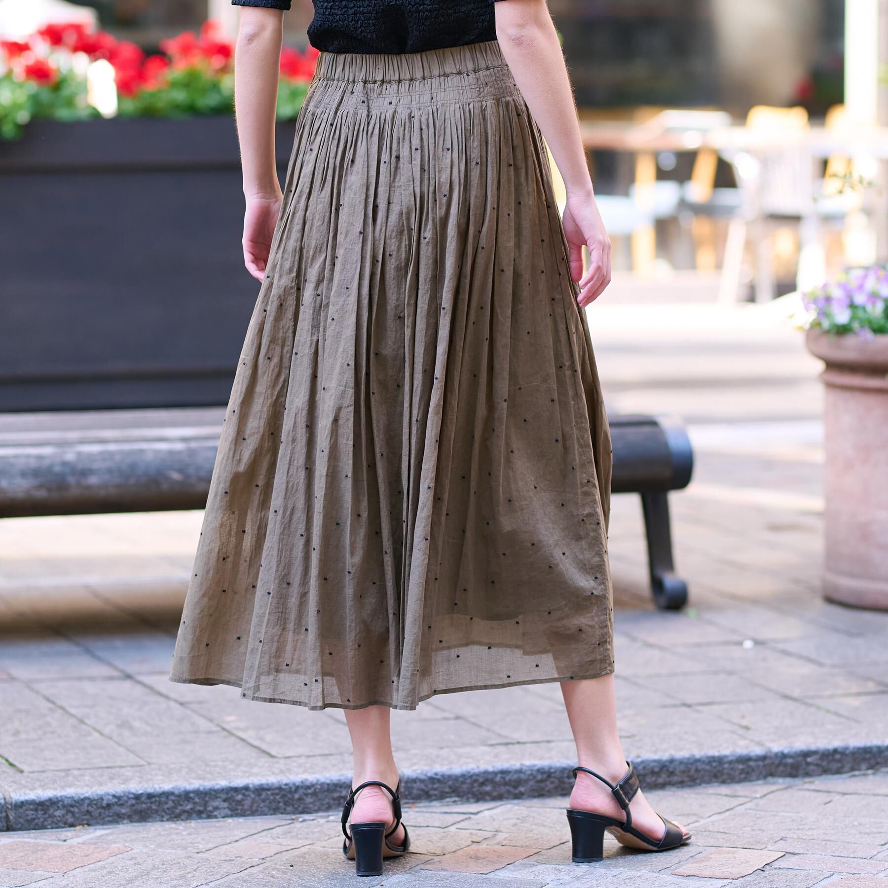 DRESSTERIOR「【ウエストゴム/裏地あり】イージーウエストドット刺繍スカート」|スカート|