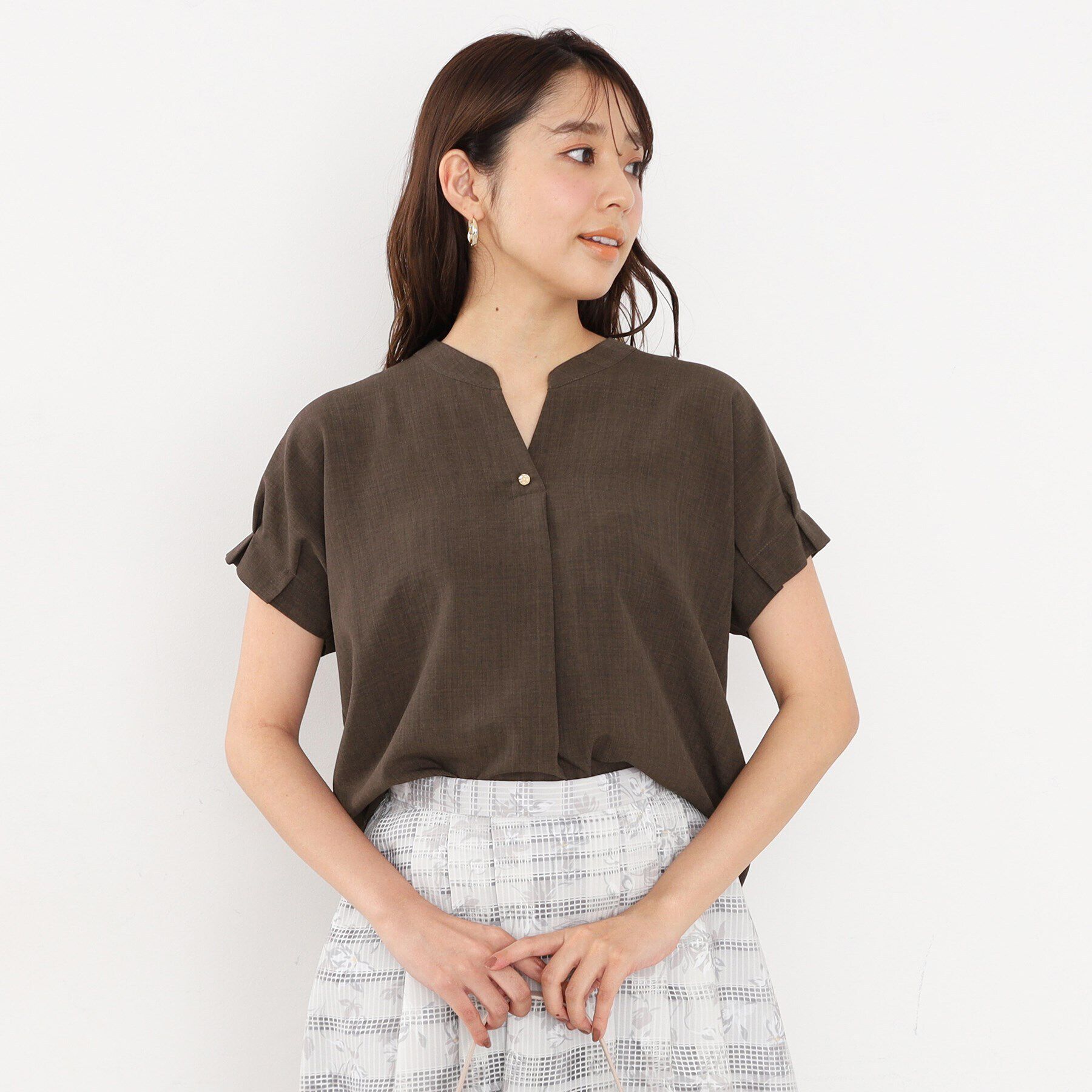 index「《7color/S-LLsize》バックシャンスキッパーブラウス【洗濯機洗い可/吸水速乾/防シワ/抗」|シャツ・ブラウス|ブラウン(044)