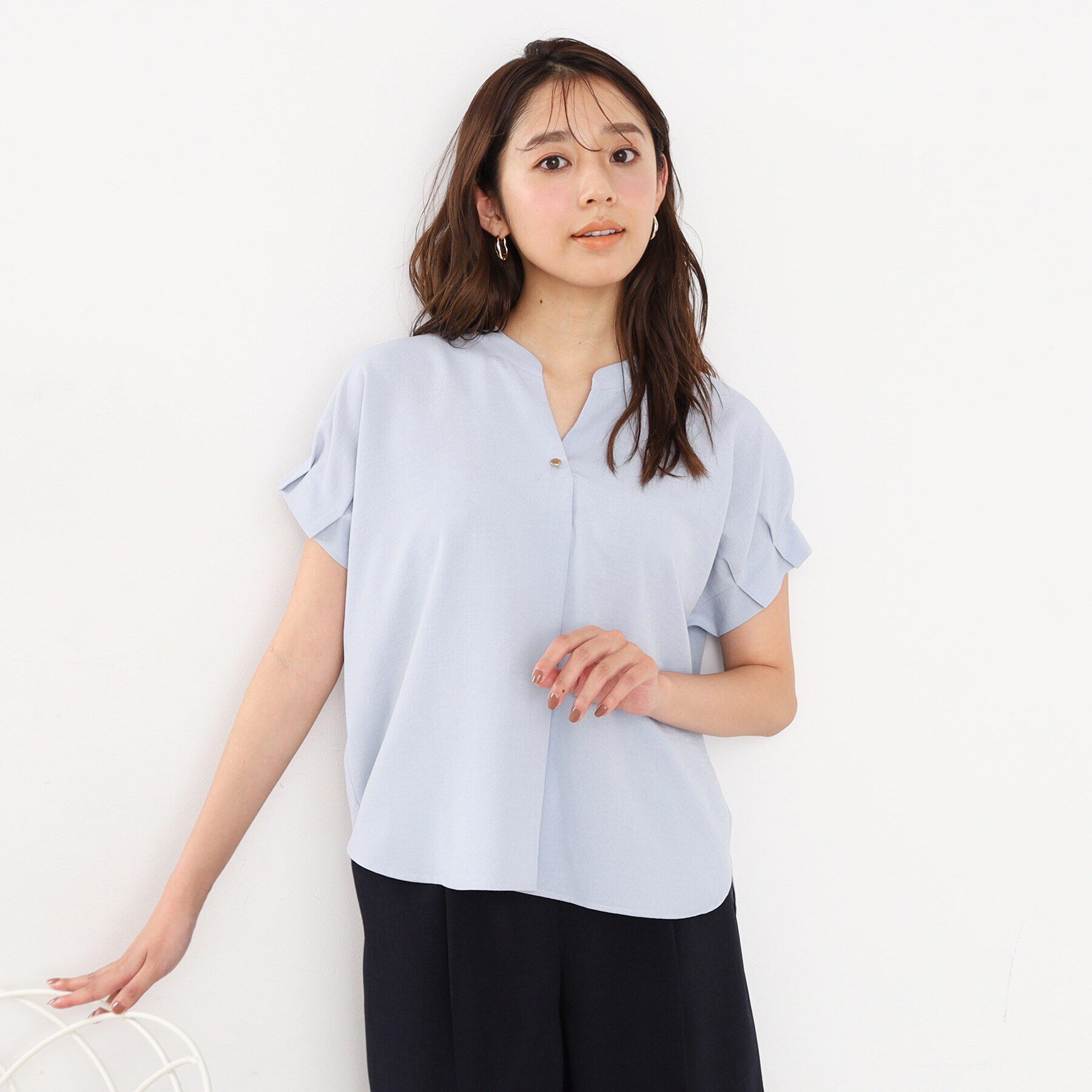 index「《7color/S-LLsize》バックシャンスキッパーブラウス【洗濯機洗い可/吸水速乾/防シワ/抗」|シャツ・ブラウス|サックスブルー(09