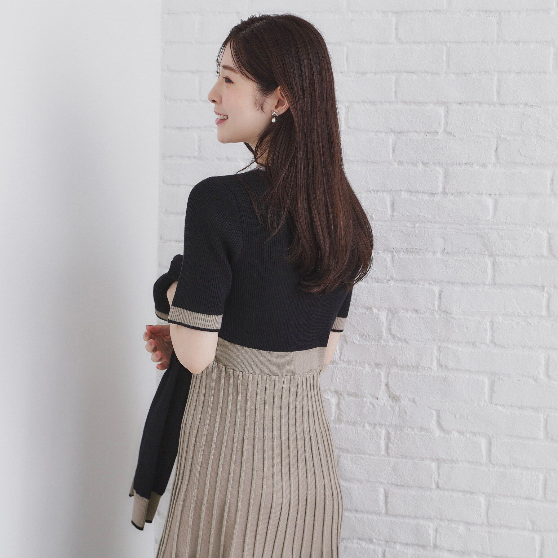 index「《ツインセット》カーディガン&times;バイカラーニットワンピース【洗濯機洗い可】」|ワンピース|