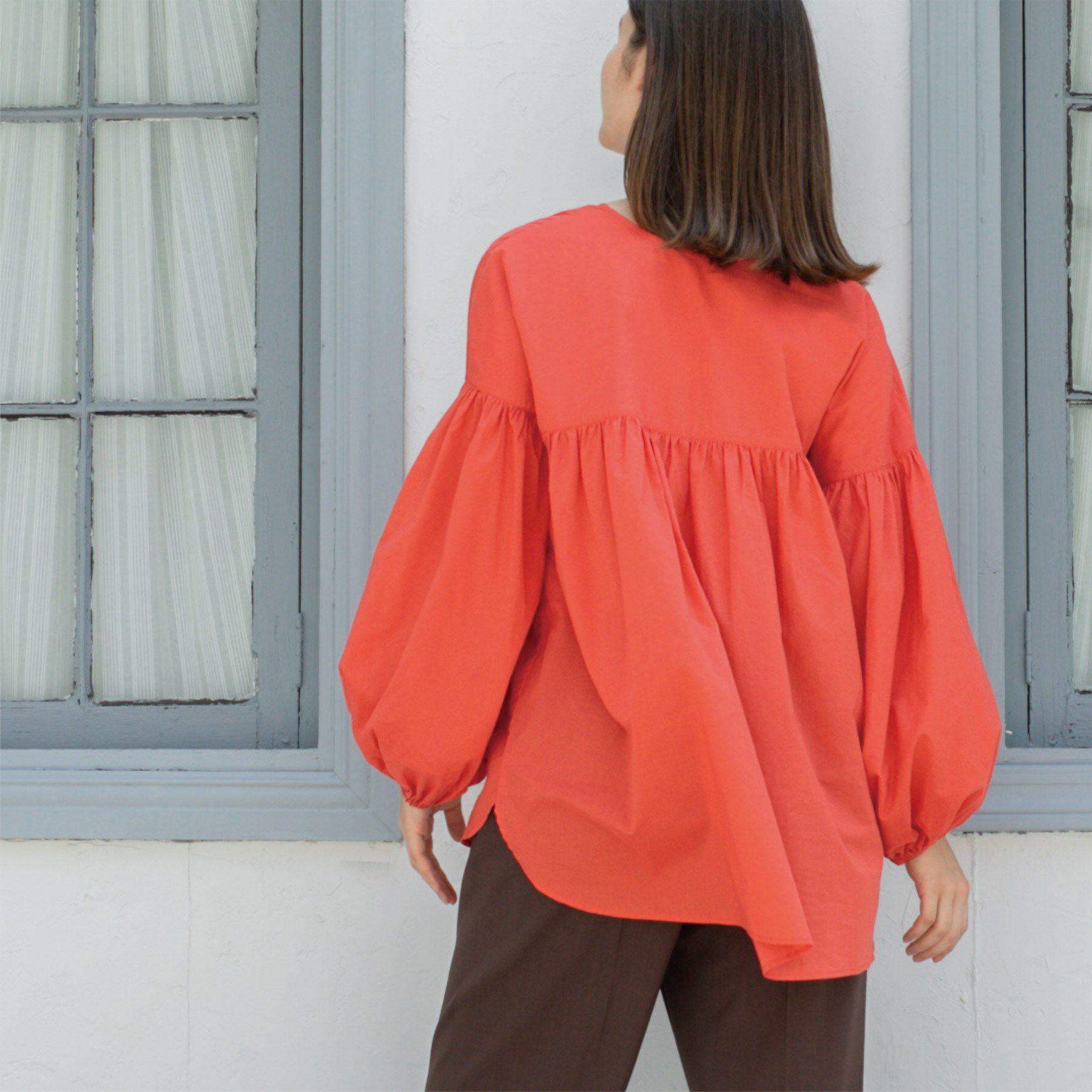 OPAQUE.CLIP「Vネックアシメフリルブラウス【洗濯機洗い可】」|シャツ・ブラウス|