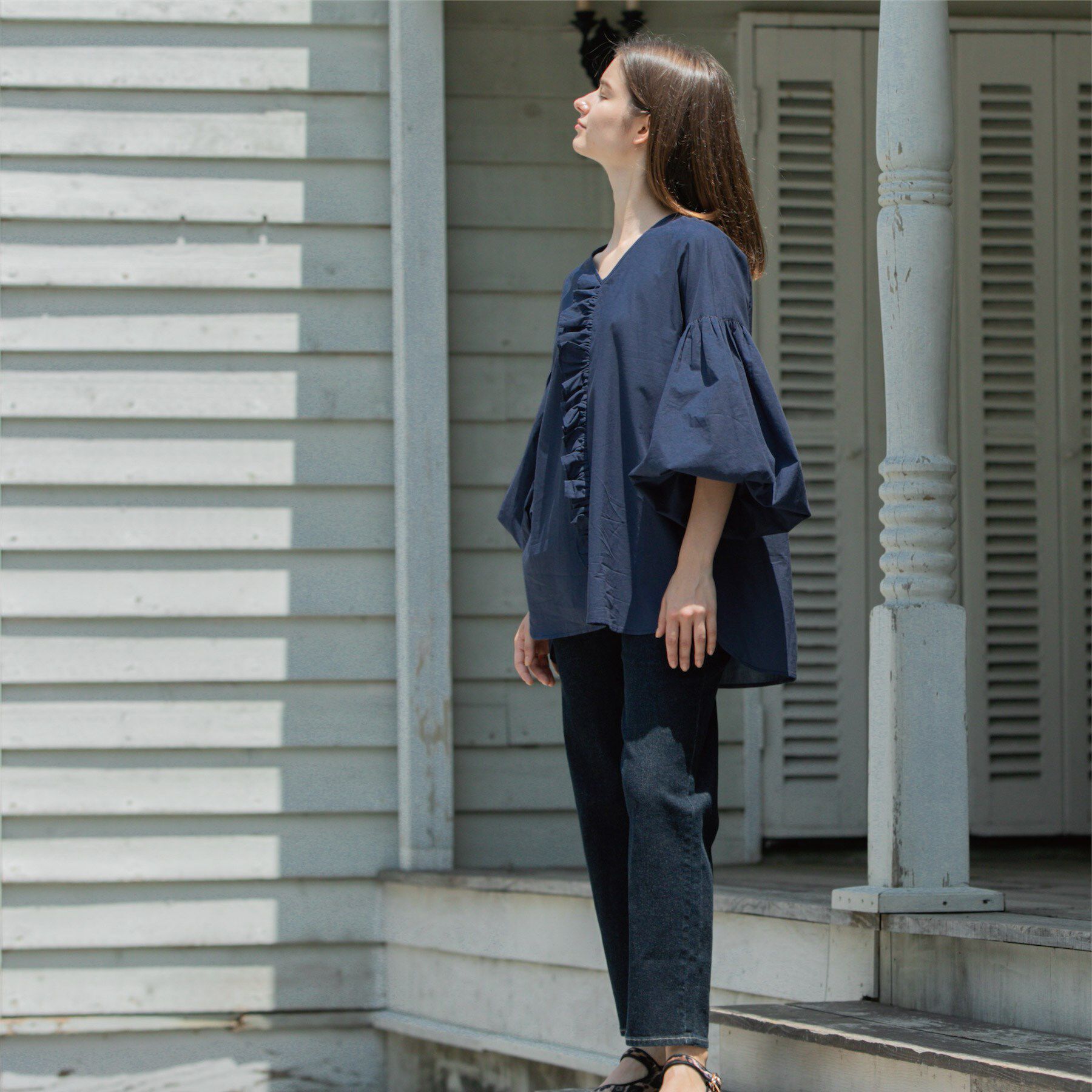 OPAQUE.CLIP「Vネックアシメフリルブラウス【洗濯機洗い可】」|シャツ・ブラウス|