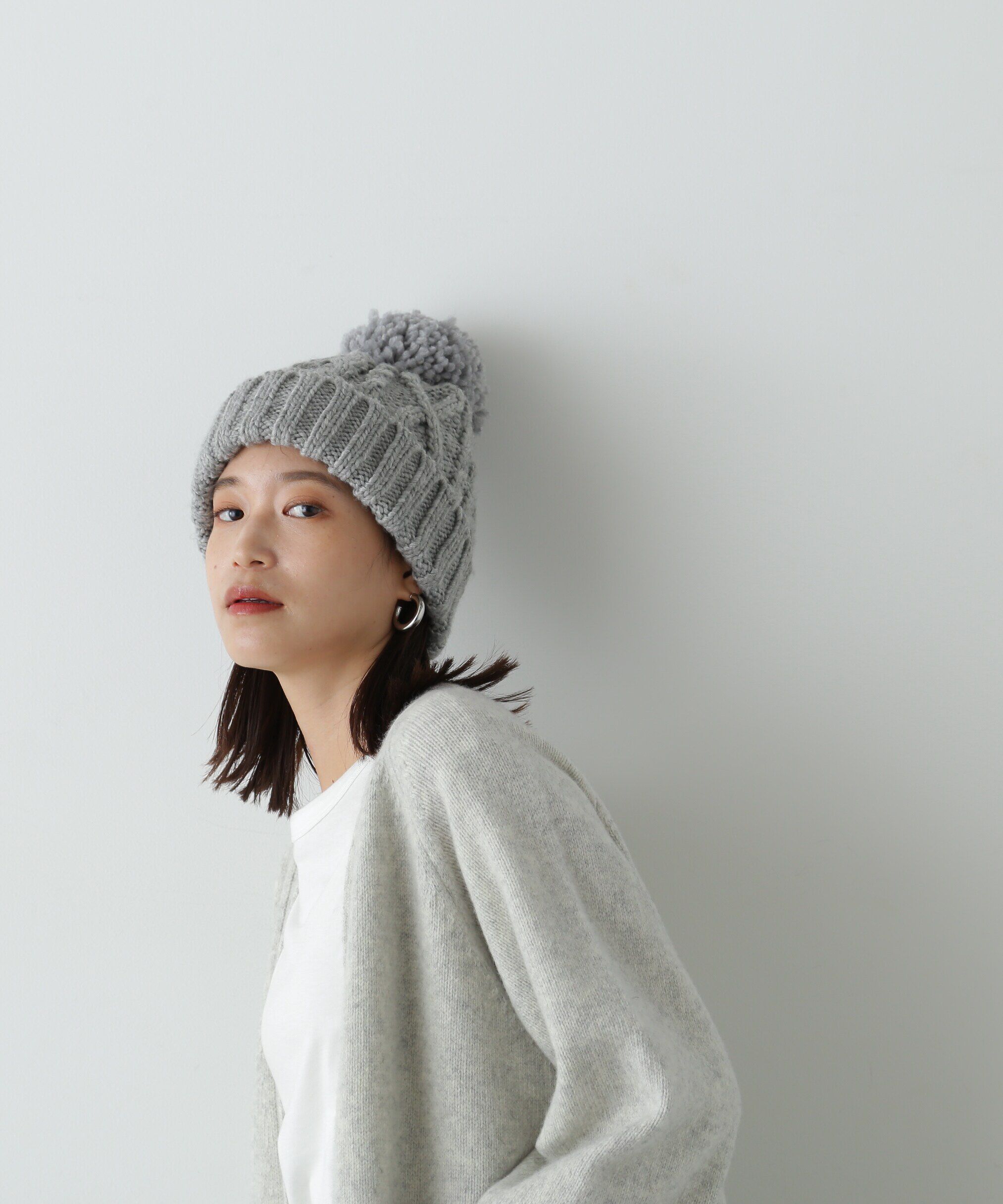  「ケーブルポンポンニットキャップ」|手袋|