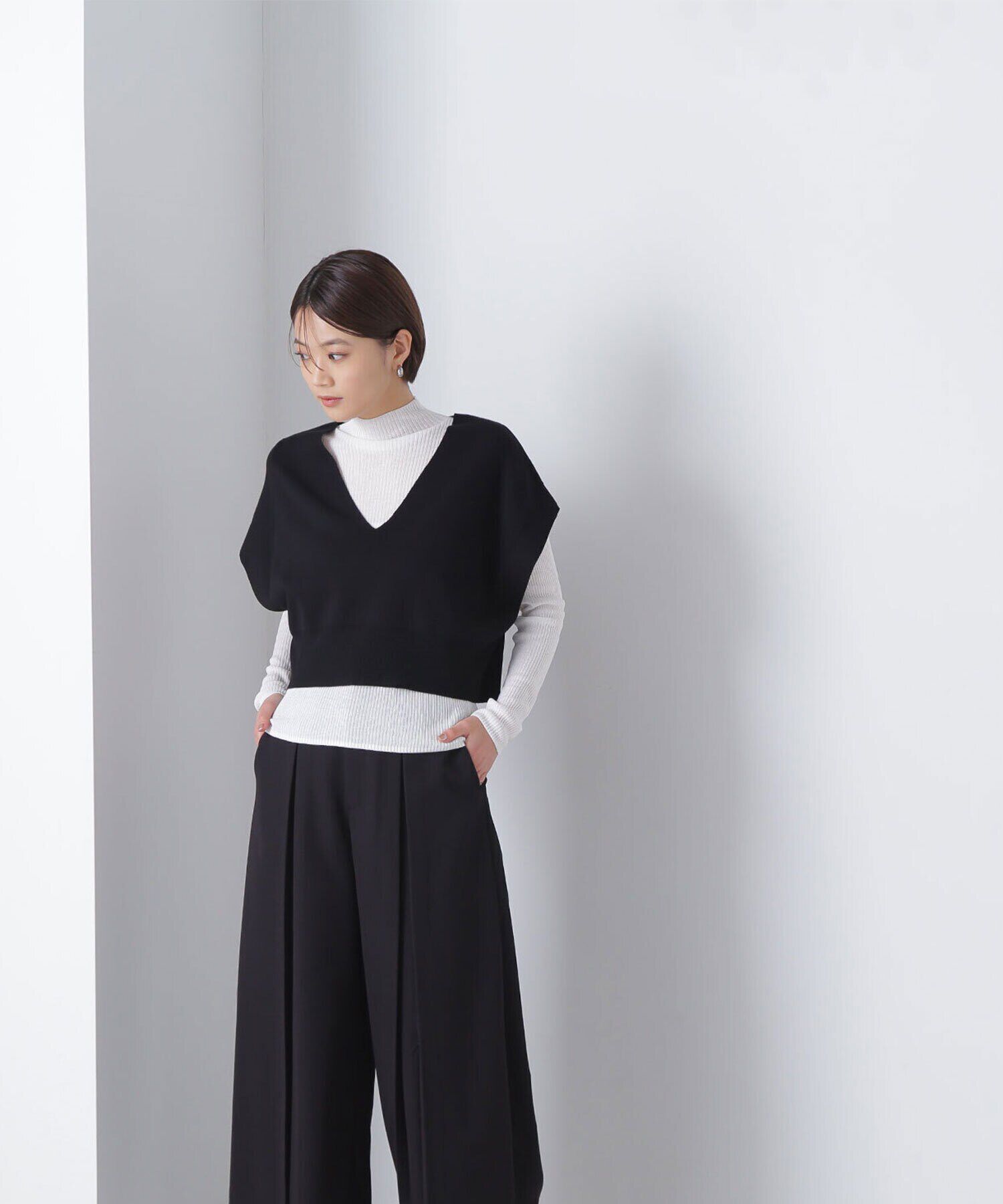  「Vネックベスト&times;シアーリブトップス」|ニット・セーター|