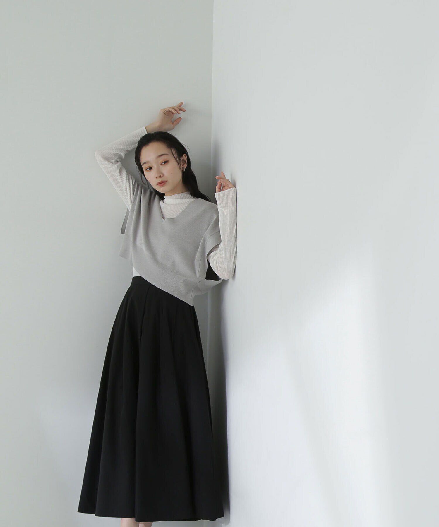  「Vネックベスト&times;シアーリブトップス」|ニット・セーター|