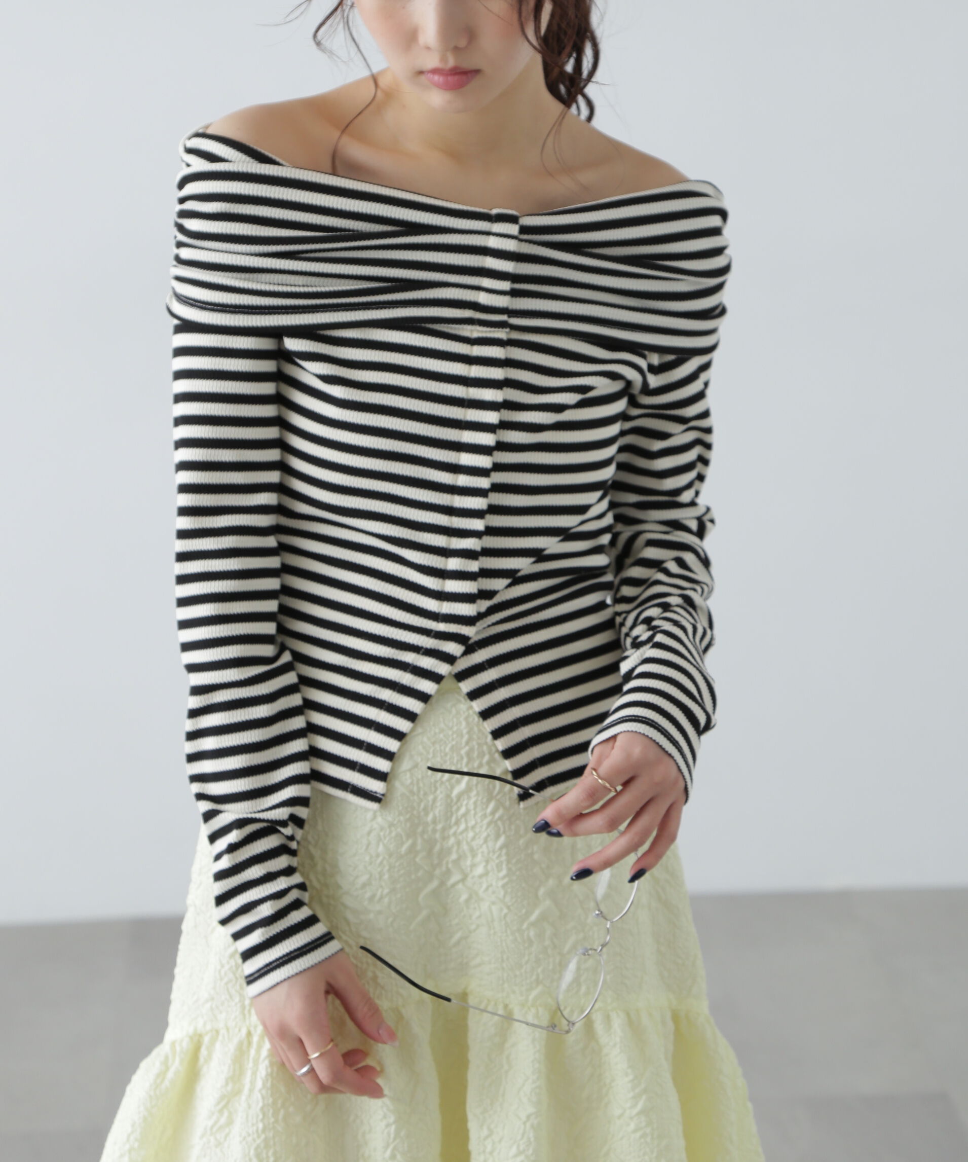  「ボーダーオフショル前スリットカットソー」|Tシャツ・カットソー|ホワイト&times;ブ  1