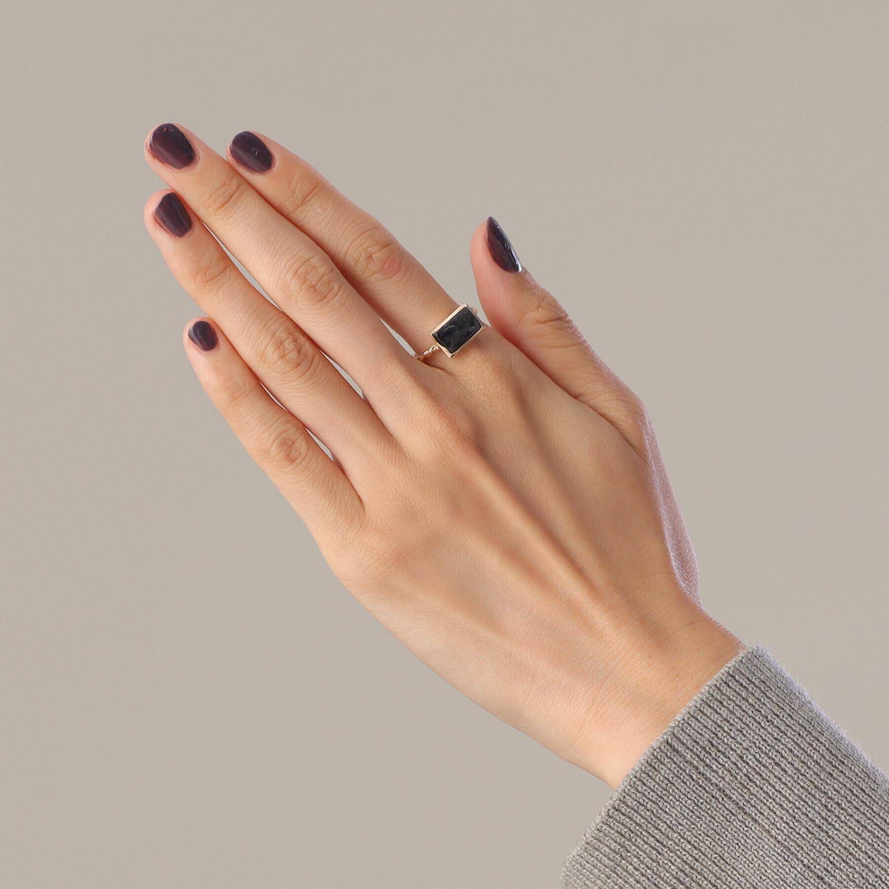 COCOSHNIK「K10ラブラドライト バフトップカット リング」|リング|