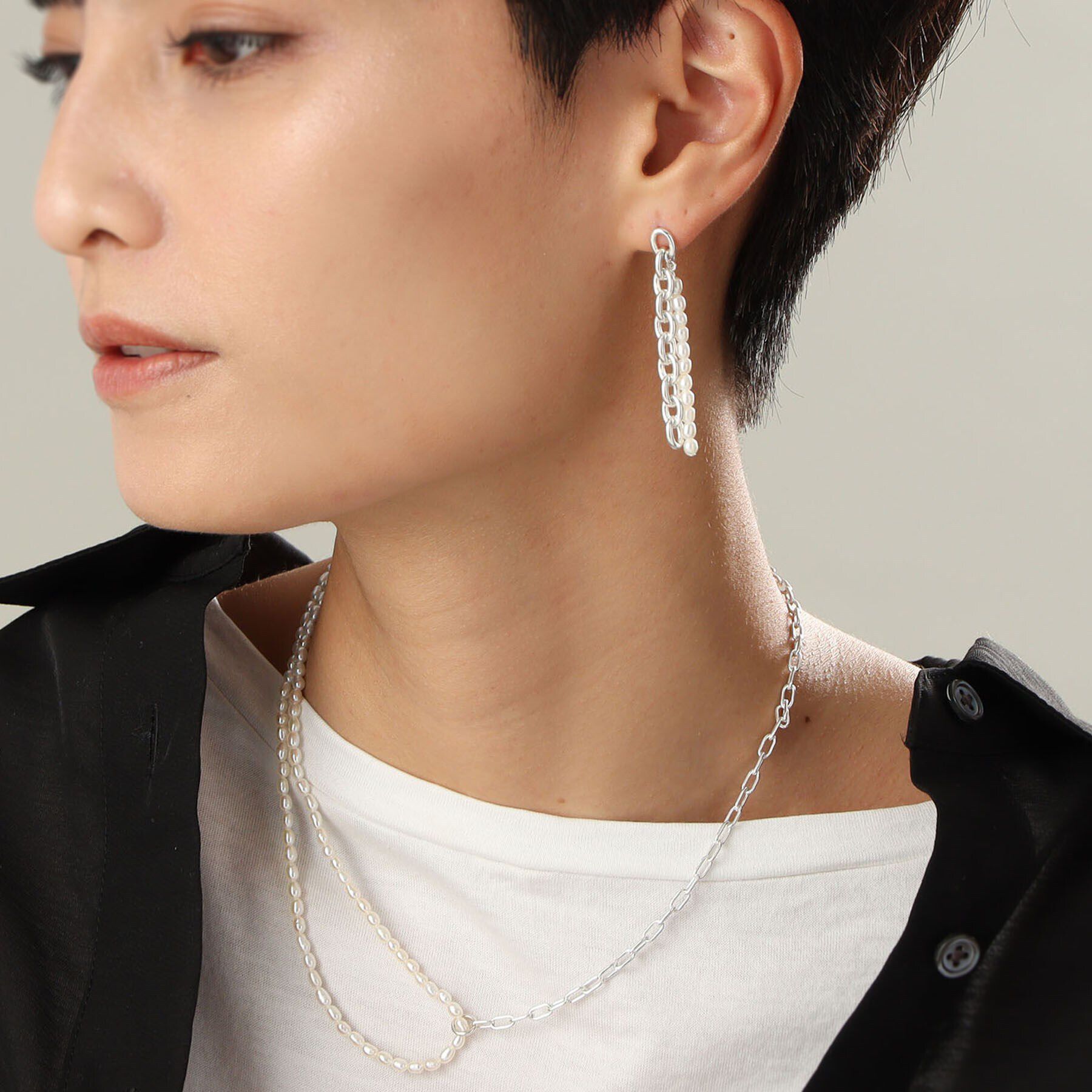 COCOSHNIK ONKITSCH「シルバー バロックパール チェーンコンビネーション スタッドピアス」|ピアス|