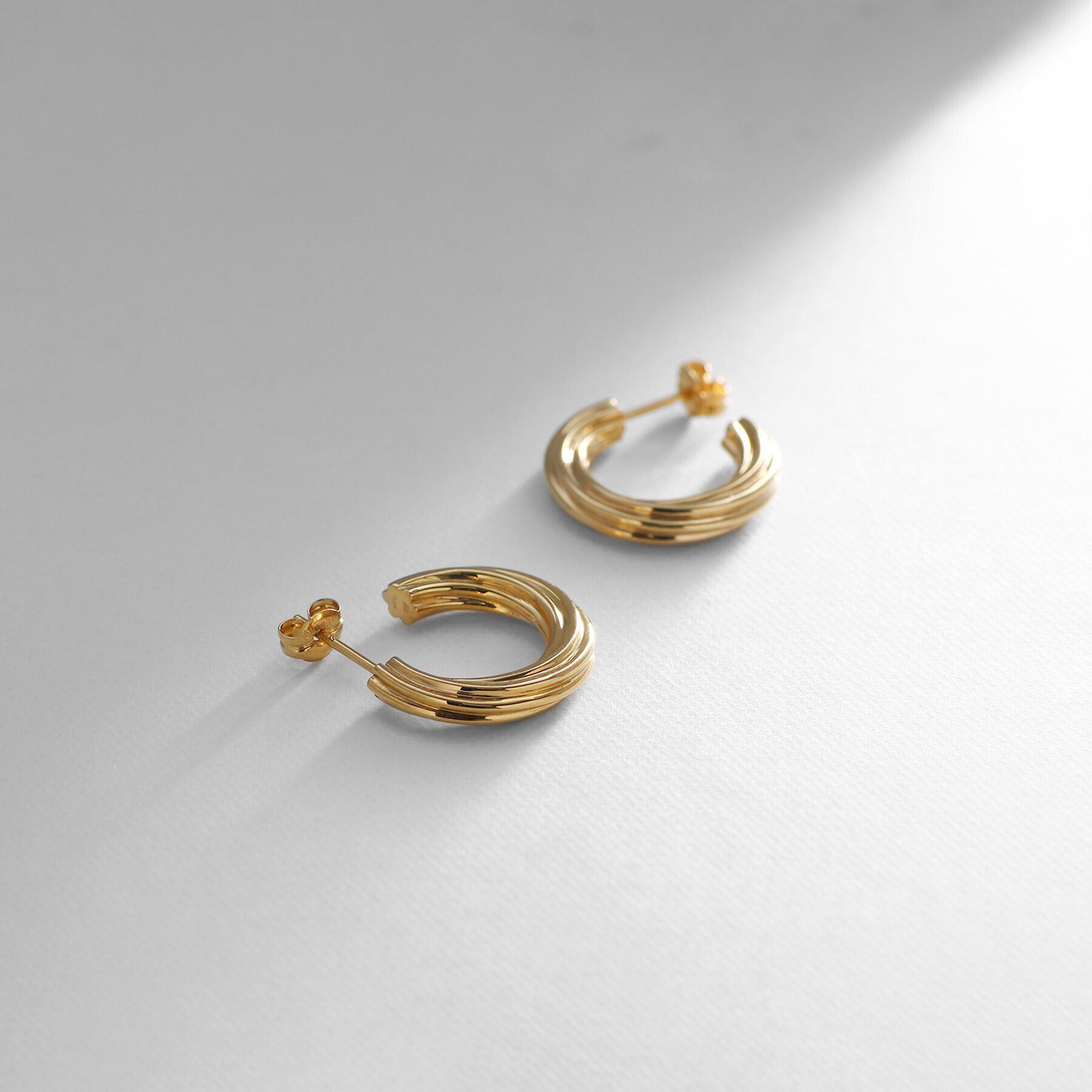 COCOSHNIK ONKITSCH「シルバー スモールフープ スクリューピアス GP」|ピアス|ゴールド(600)