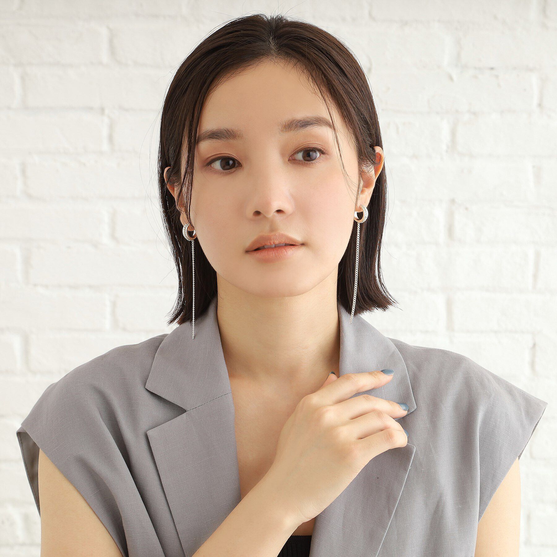 COCOSHNIK ONKITSCH「シルバー ハンギング カーブチェーンピアス」|ピアス|