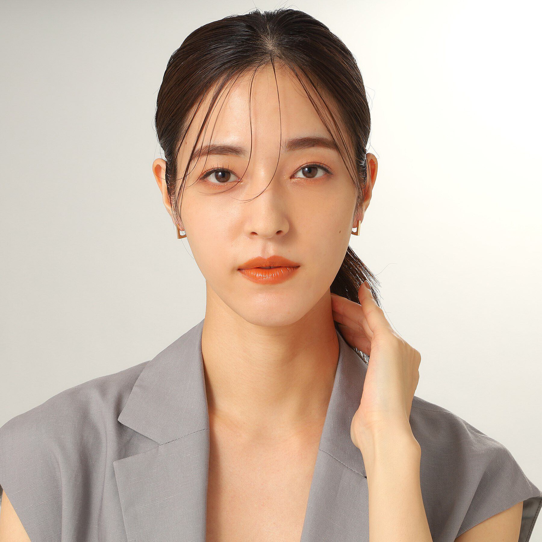 COCOSHNIK「K10平打ちフープ ワンタッチピアス」|ピアス|