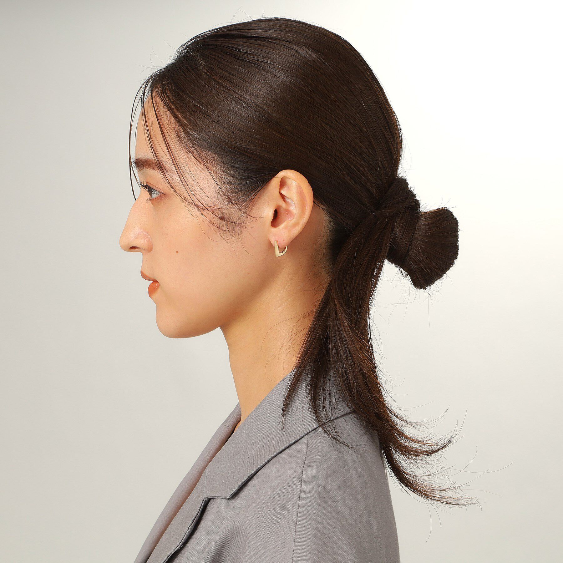 COCOSHNIK「K10平打ちフープ ワンタッチピアス」|ピアス|