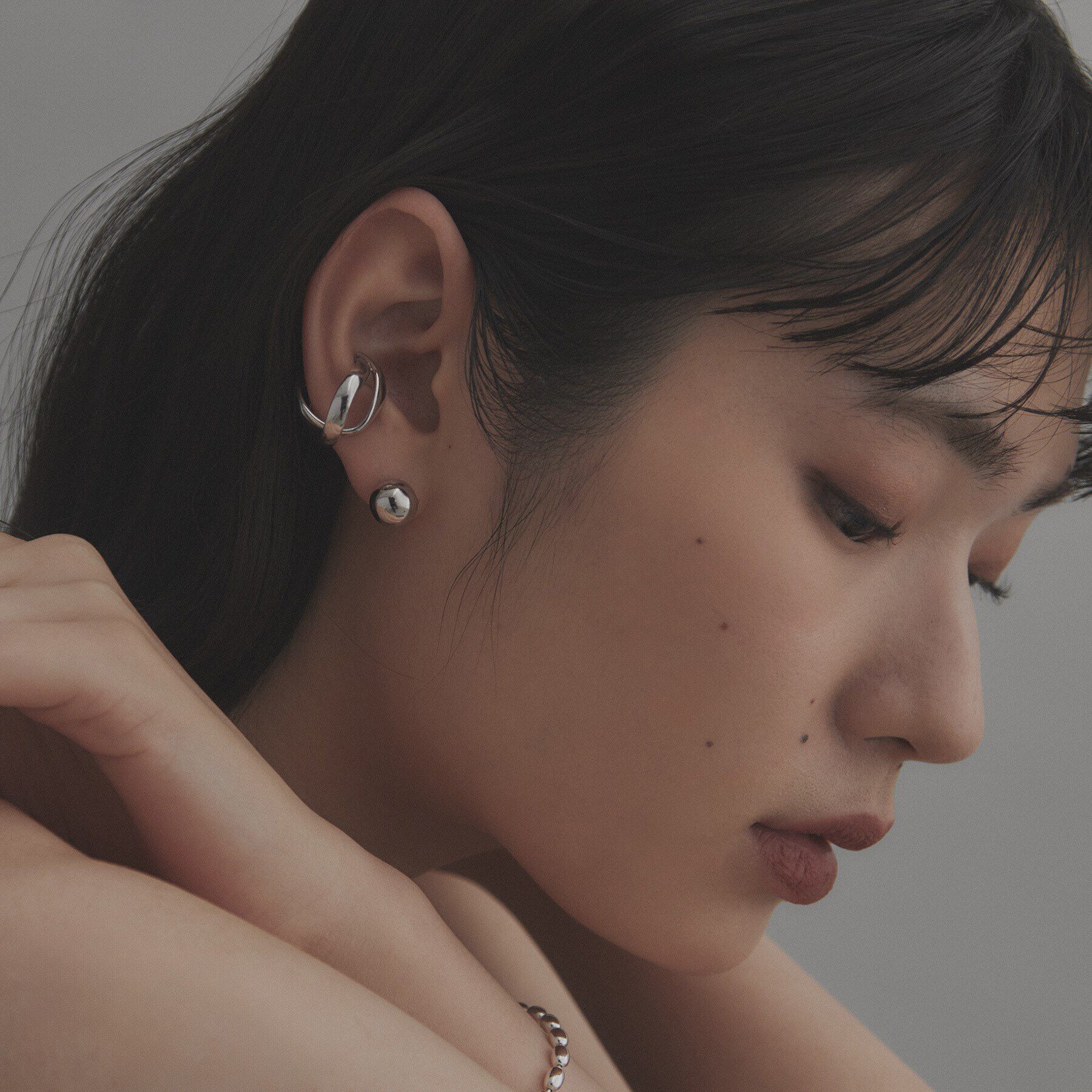 COCOSHNIK ONKITSCH「シルバー ホロウボール スタッドピアスS」|ピアス|