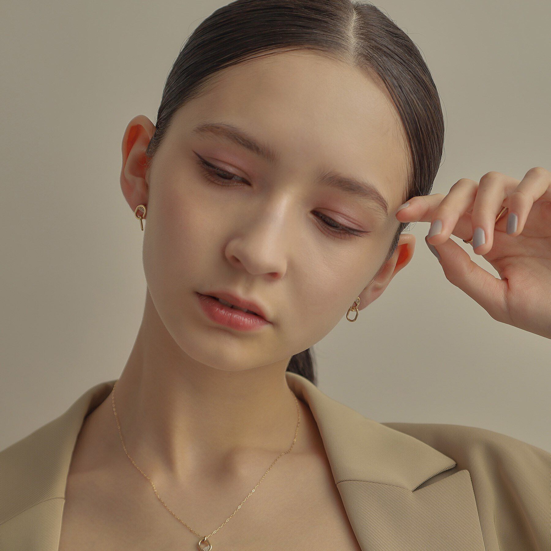 COCOSHNIK「K10ダイヤモンド オーバルフレーム スタッドピアス」|ピアス|