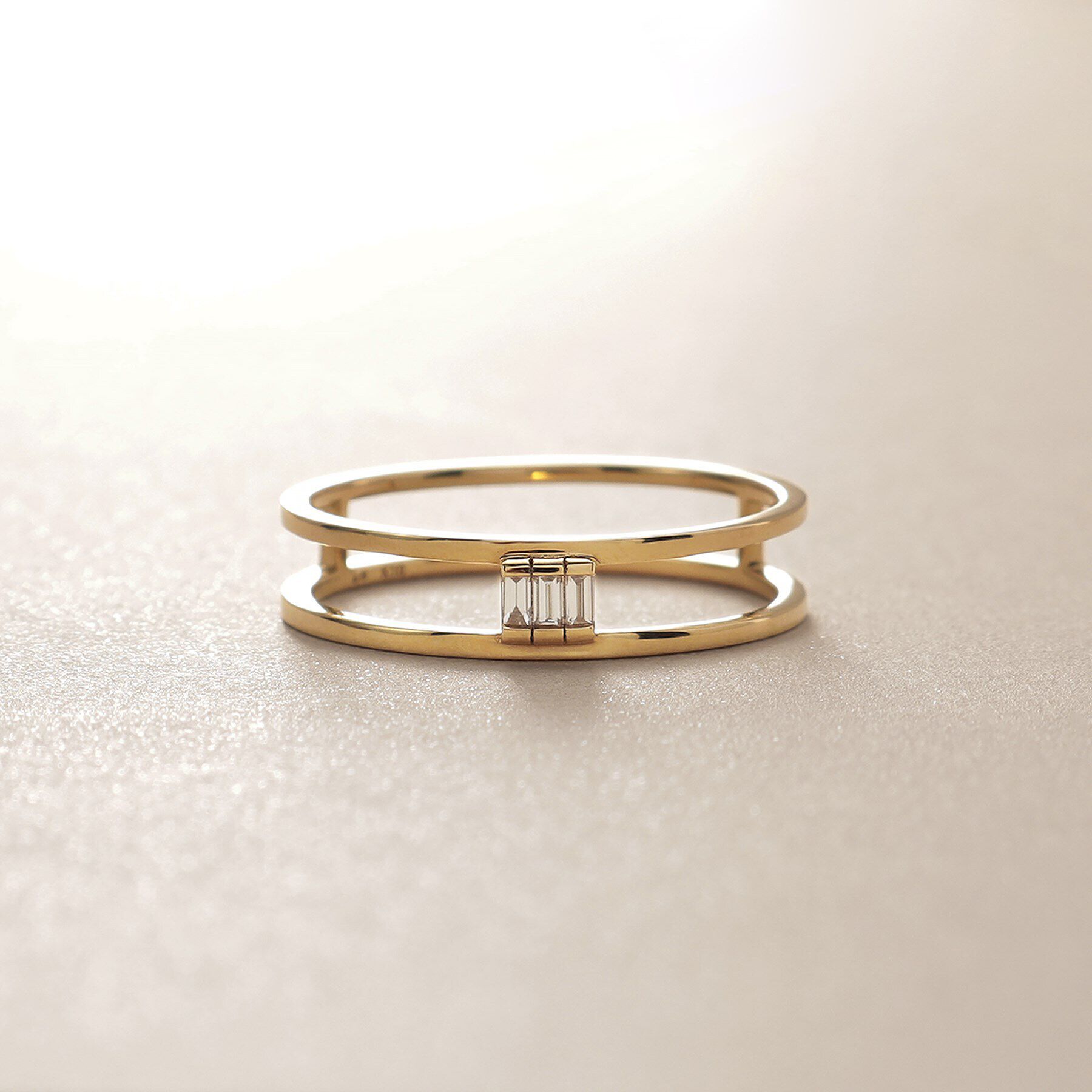 COCOSHNIK「K10ダイヤモンド バゲットカット3石スリット リング」|リング|