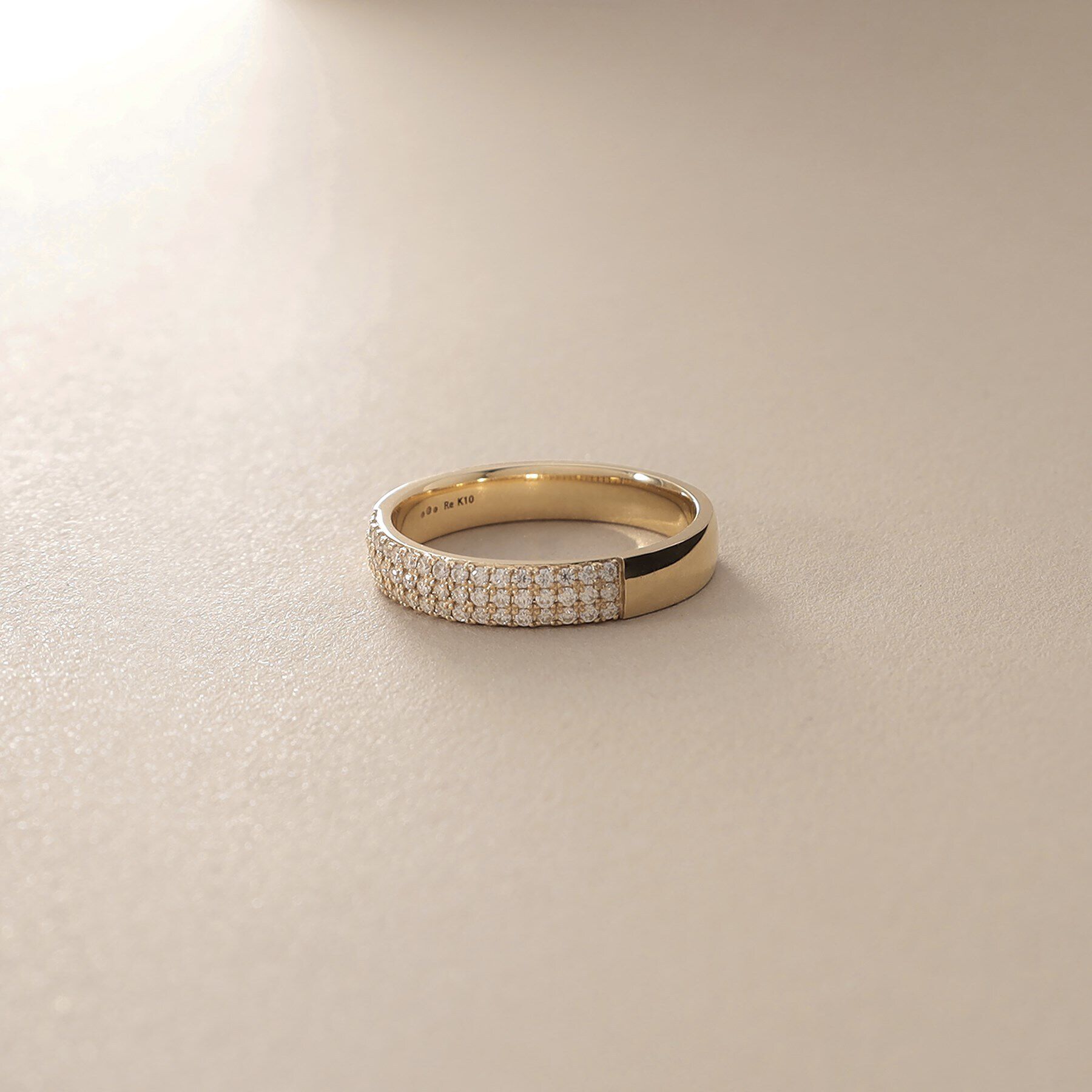 COCOSHNIK「K10【サステナブル】モアサナイトパヴェ リング」|リング|イエローゴールド(1