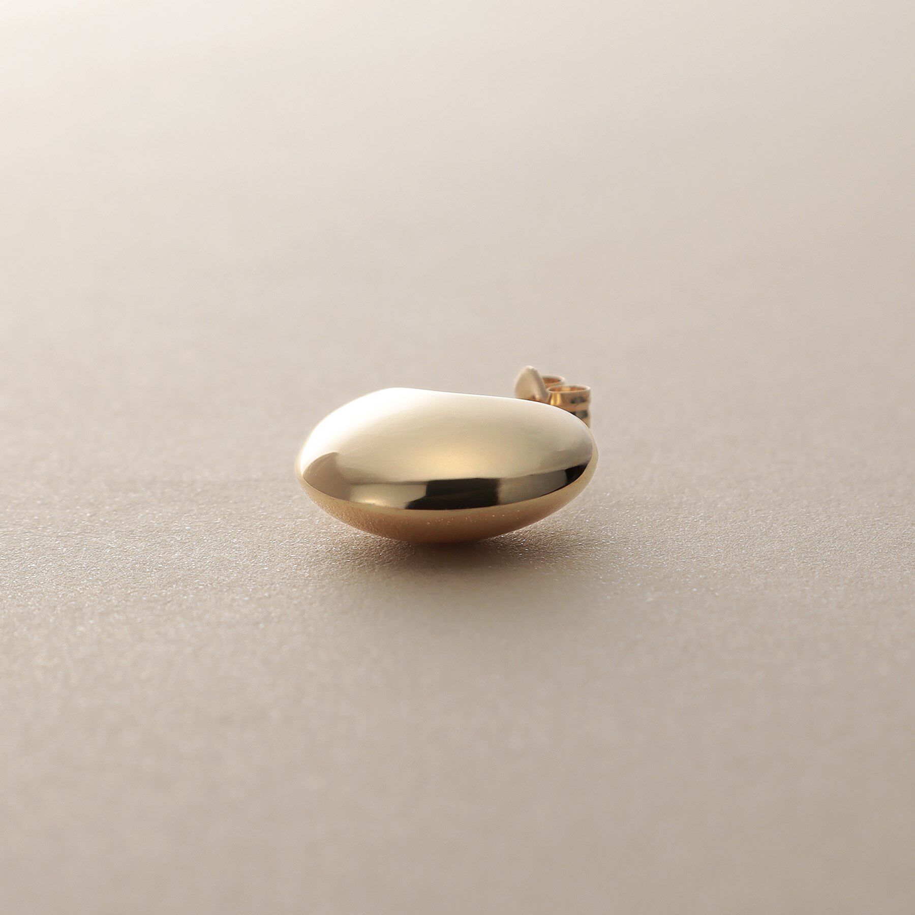 COCOSHNIK「K10中空しのぎフラット スタッズピアス」|ピアス|