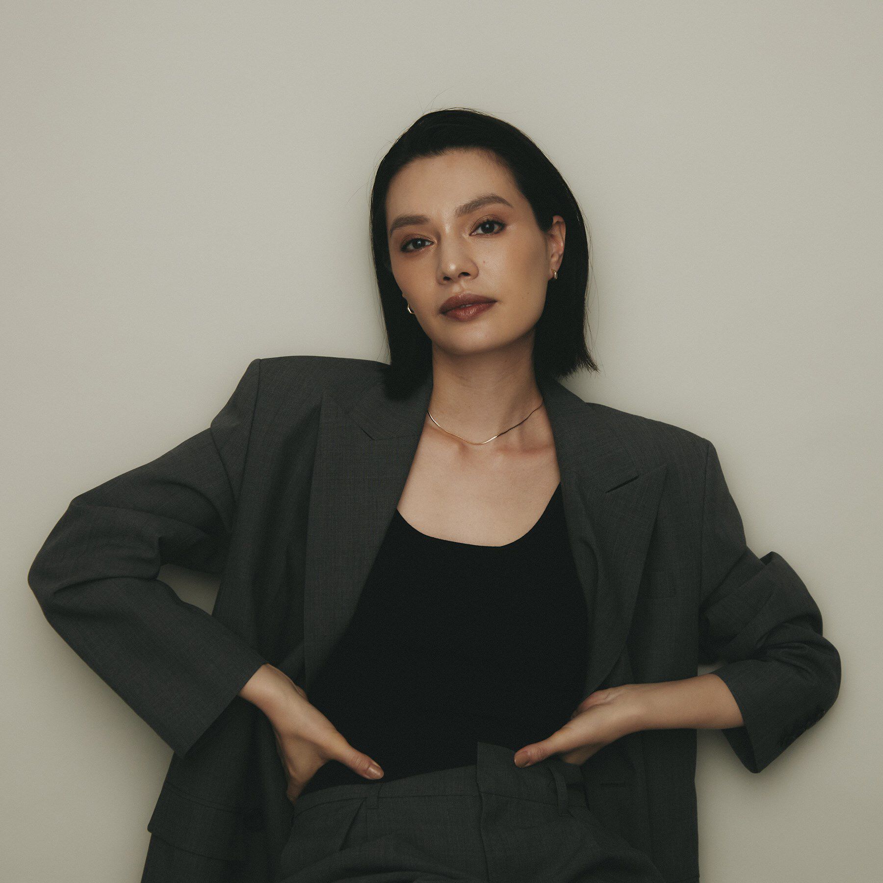 COCOSHNIK「K10面取りトラペーズ スタッズピアス」|ピアス|