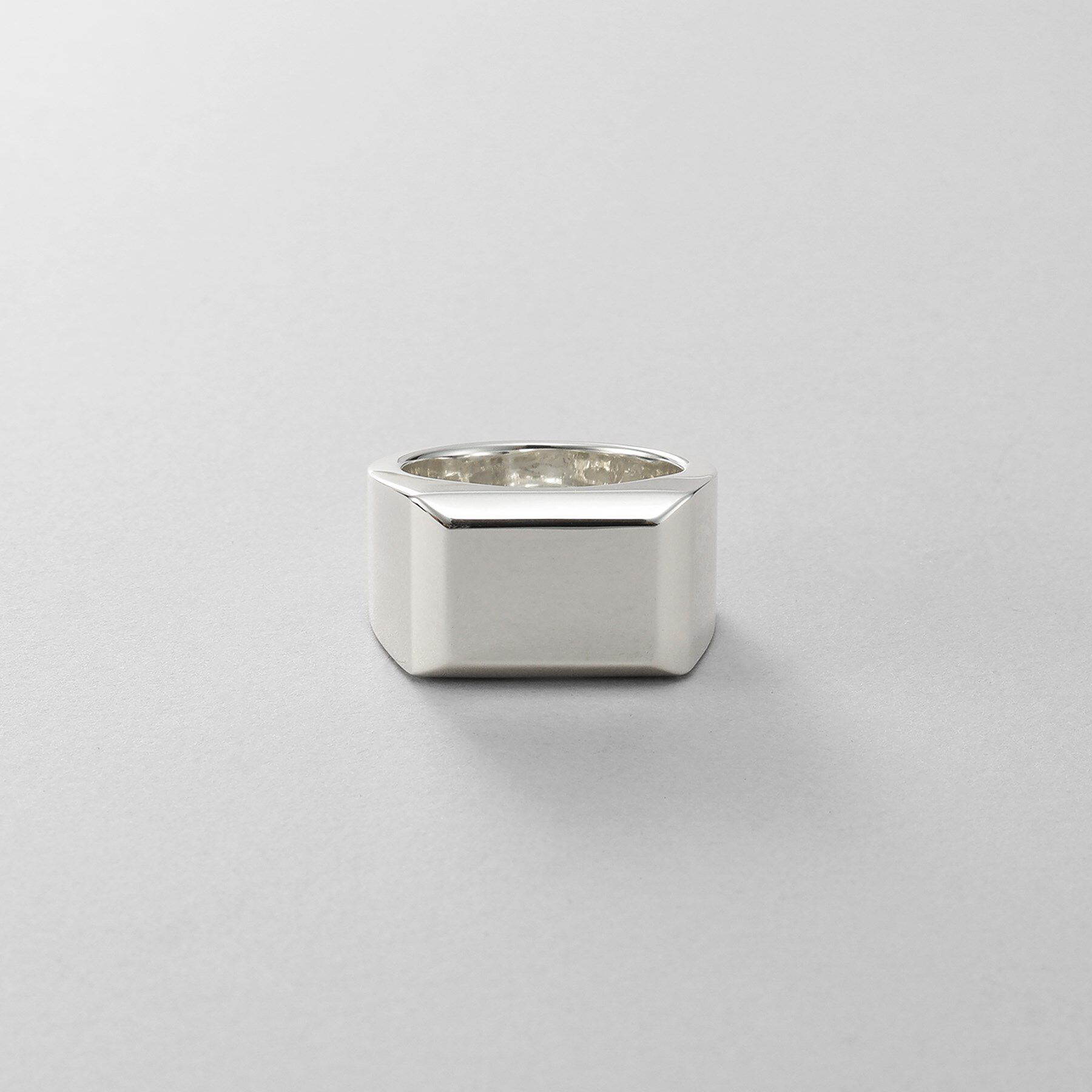 COCOSHNIK ONKITSCH「シルバー バケットカット シグネットリング」|リング|