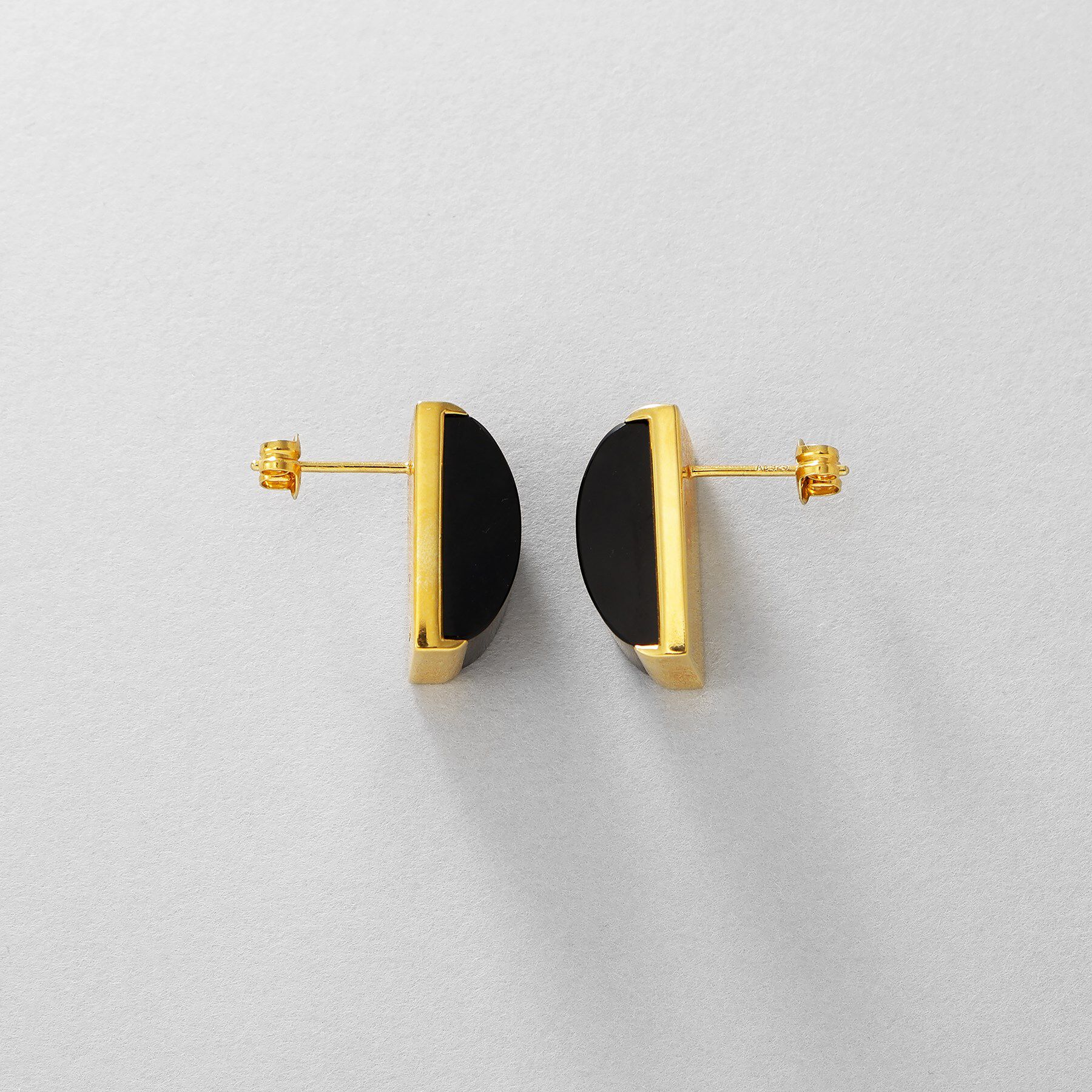 COCOSHNIK ONKITSCH「シルバー オニキス バフトップカットピアス GP」|ピアス|