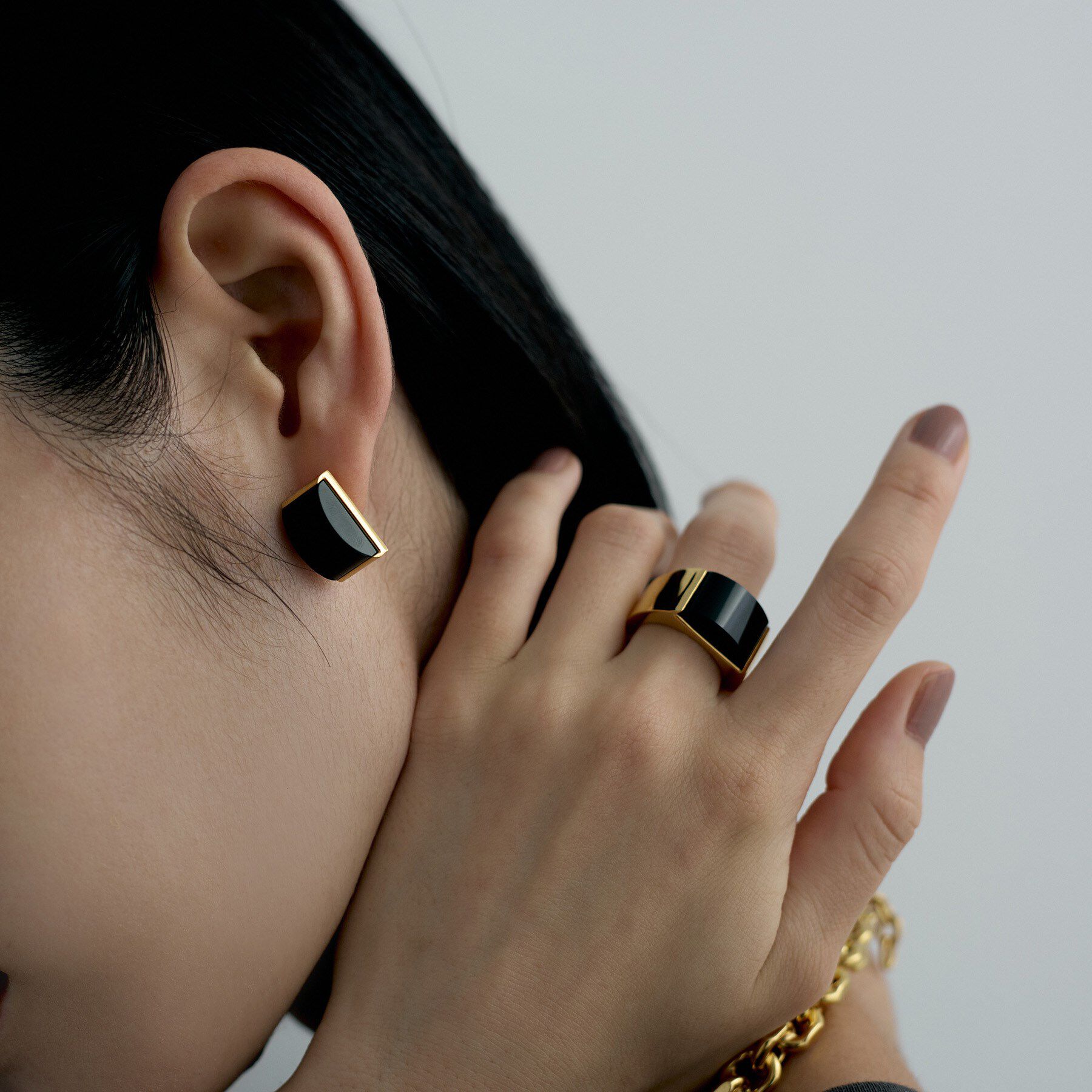 COCOSHNIK ONKITSCH「シルバー オニキス バフトップカットピアス GP」|ピアス|