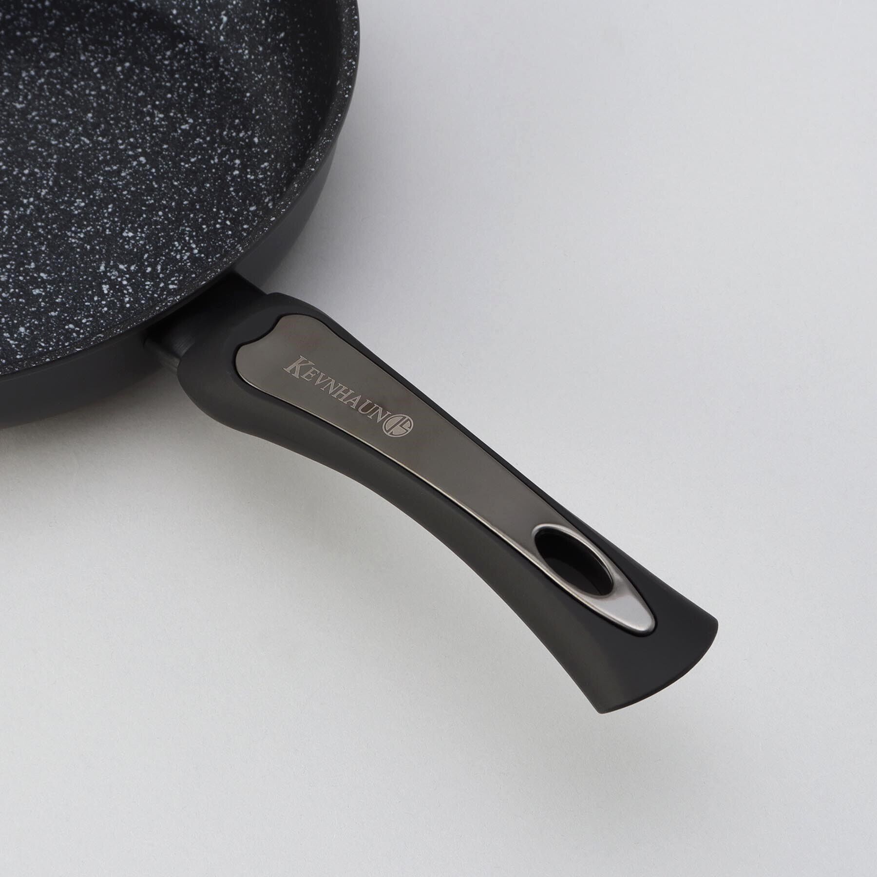 212 KITCHEN STORE「ジェットブラック フライパン 24cm ＜KEVNHAUN ケヴンハウン＞」|食器・キッチングッズ|