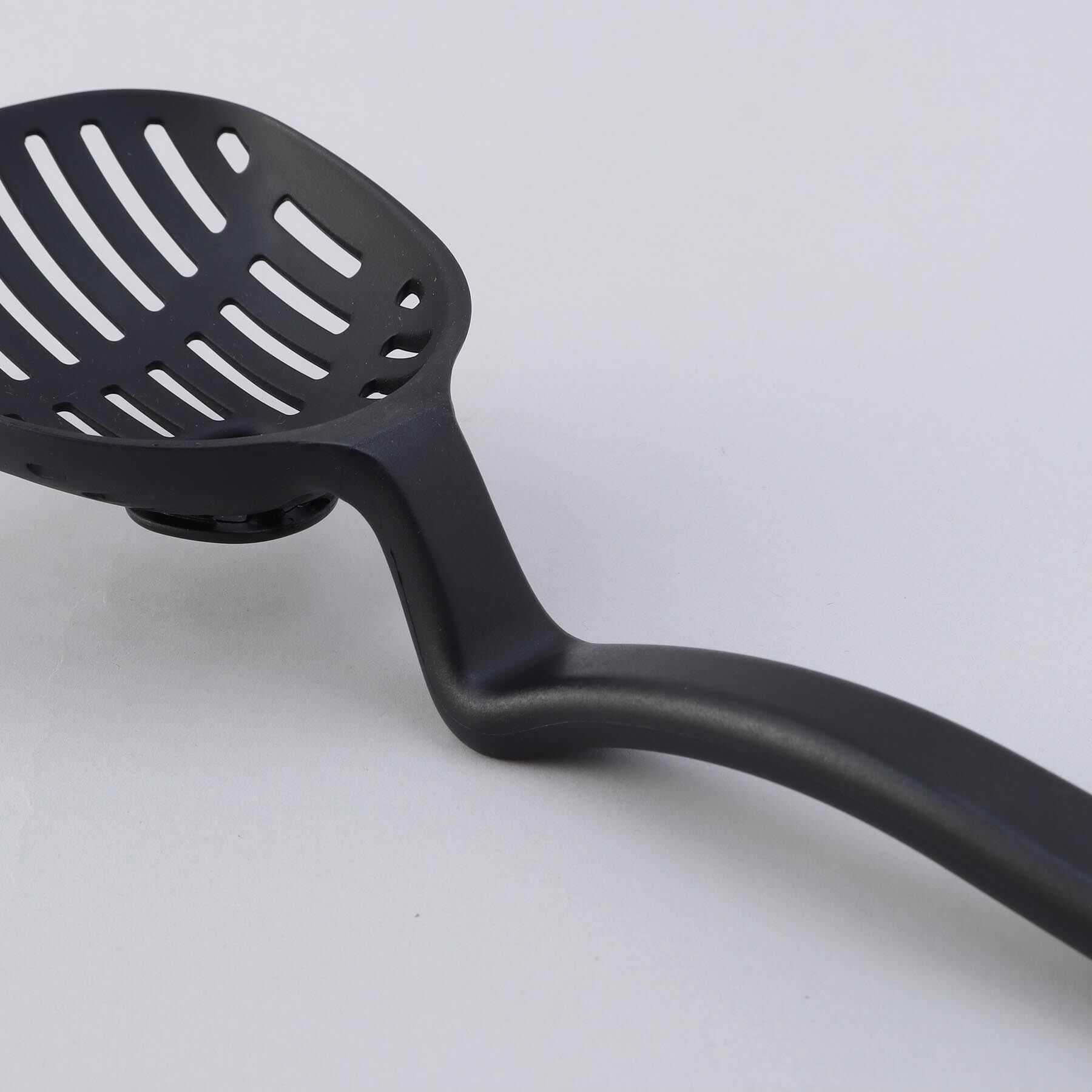 212 KITCHEN STORE「Lestrain ストレーナー BK ＜Dreamfarm ドリームファーム＞」|食器・キッチングッズ|