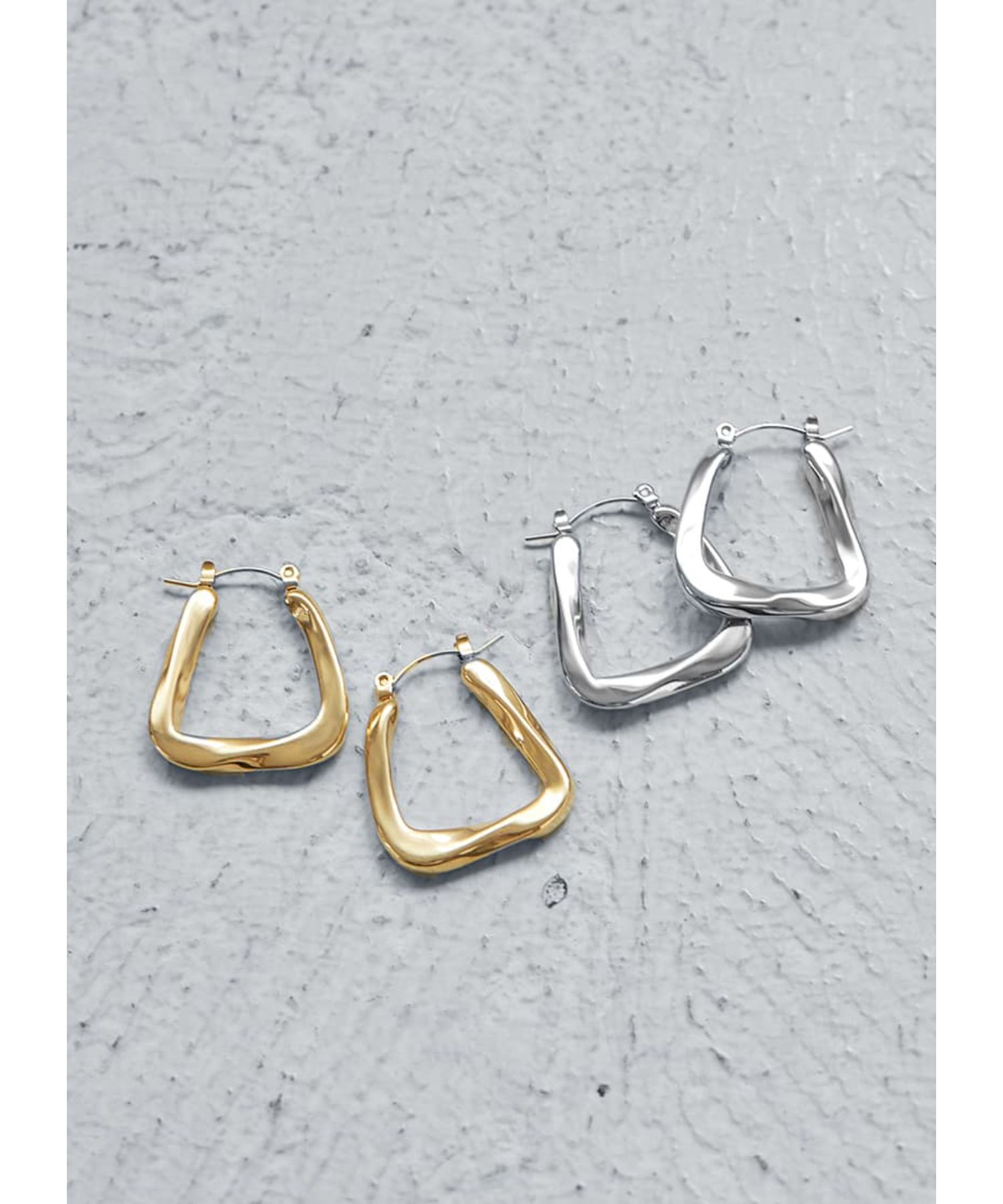 STYLE DELI「【金アレ対策】ひねり台形ステンレスピアス」|ピアス|