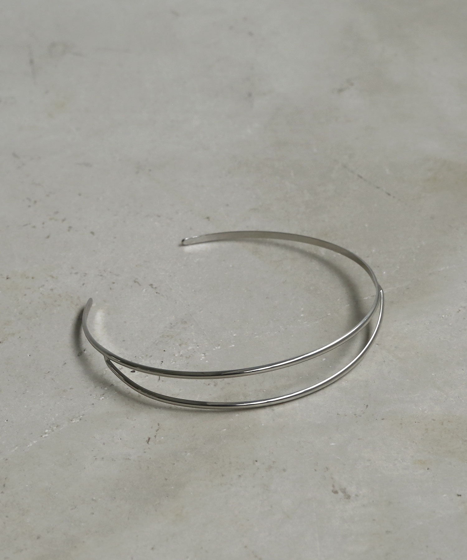 colleca la「アシンメトリーダブルライン メタルチョーカー/ネックカフ」|ネックレス|シルバー