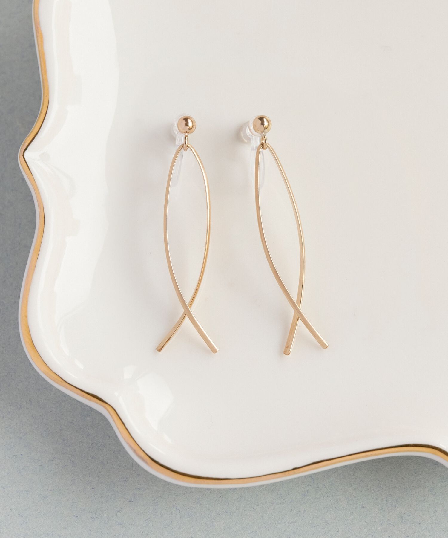 Phoebe「【K14GF】クロスラインスマートイヤリング」|イヤリング|