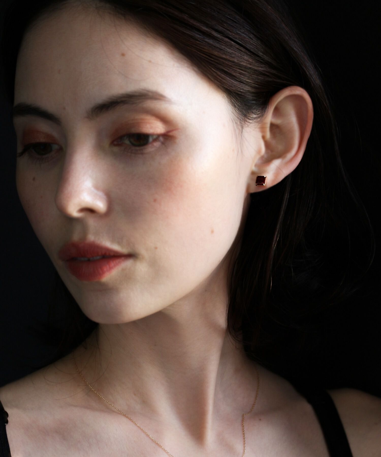  「ガーネット ピアス | K18」|ピアス|