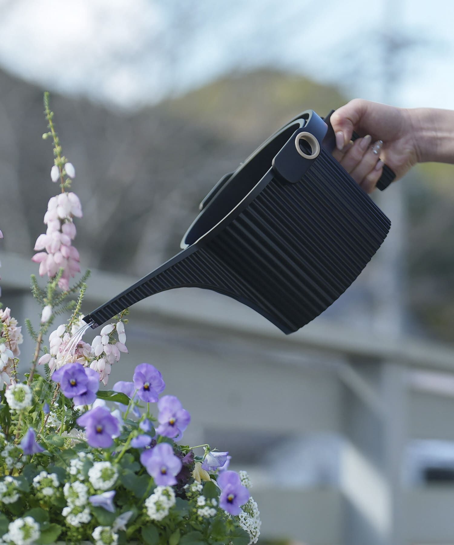 URBAN RESEARCH DOORS「Hachiman gardens　ガーデンビートル 1.5L」|フィギュア・ホビー|ブラック