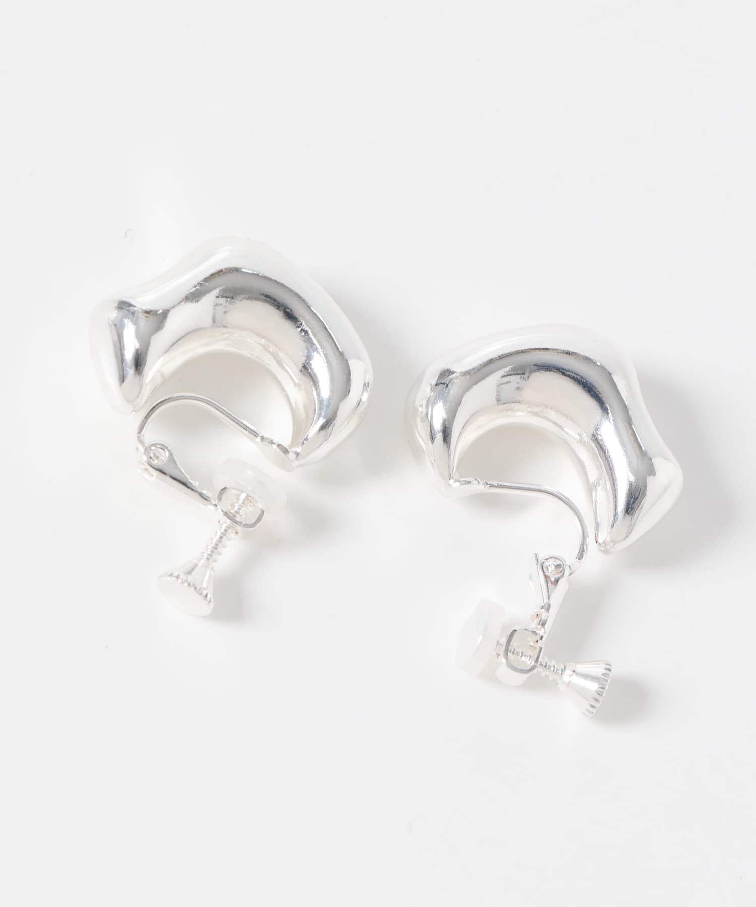 SMELLY「ニュアンスカーブプックリイヤリング」|イヤリング|