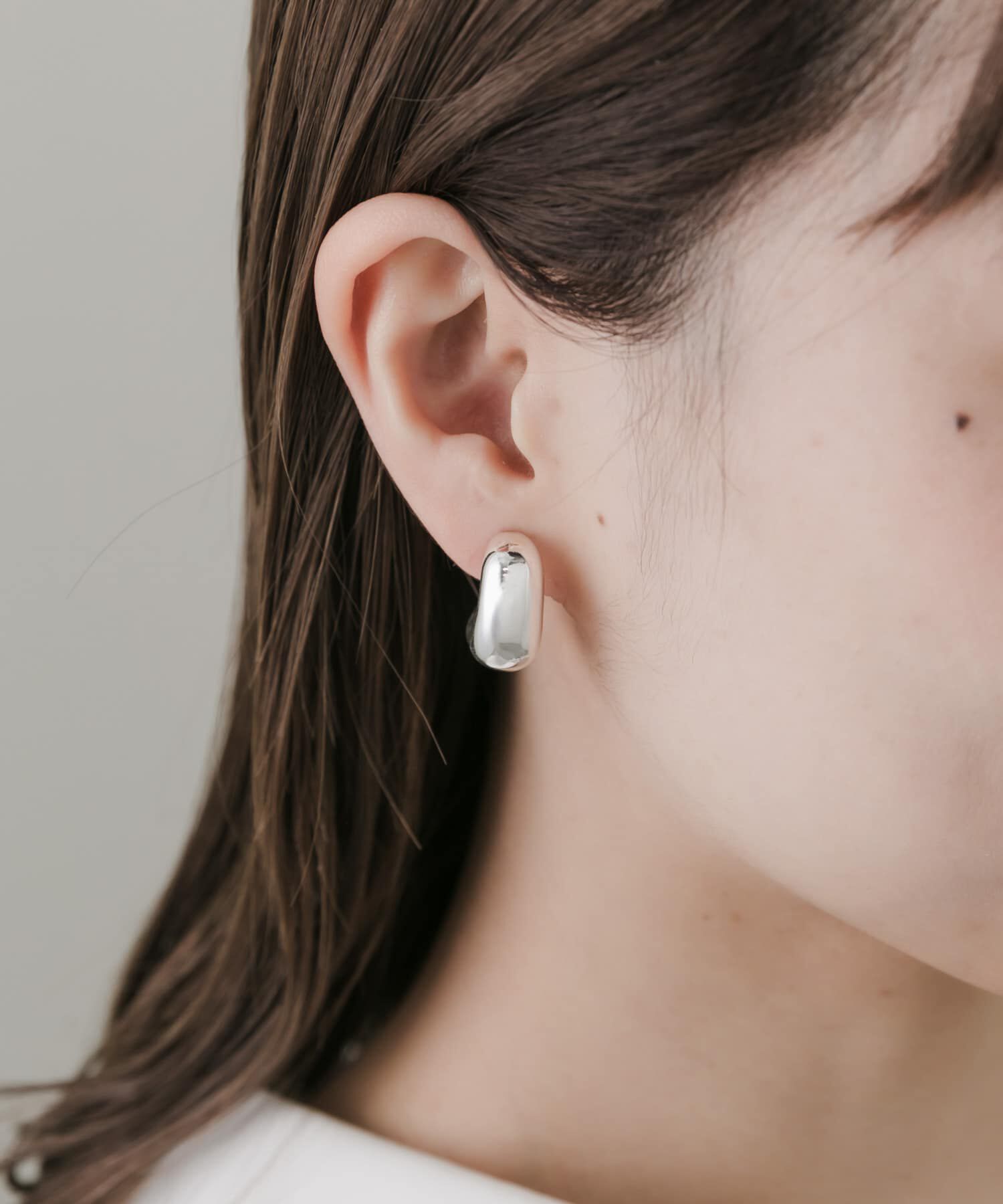 SMELLY「ニュアンスカーブプックリイヤリング」|イヤリング|