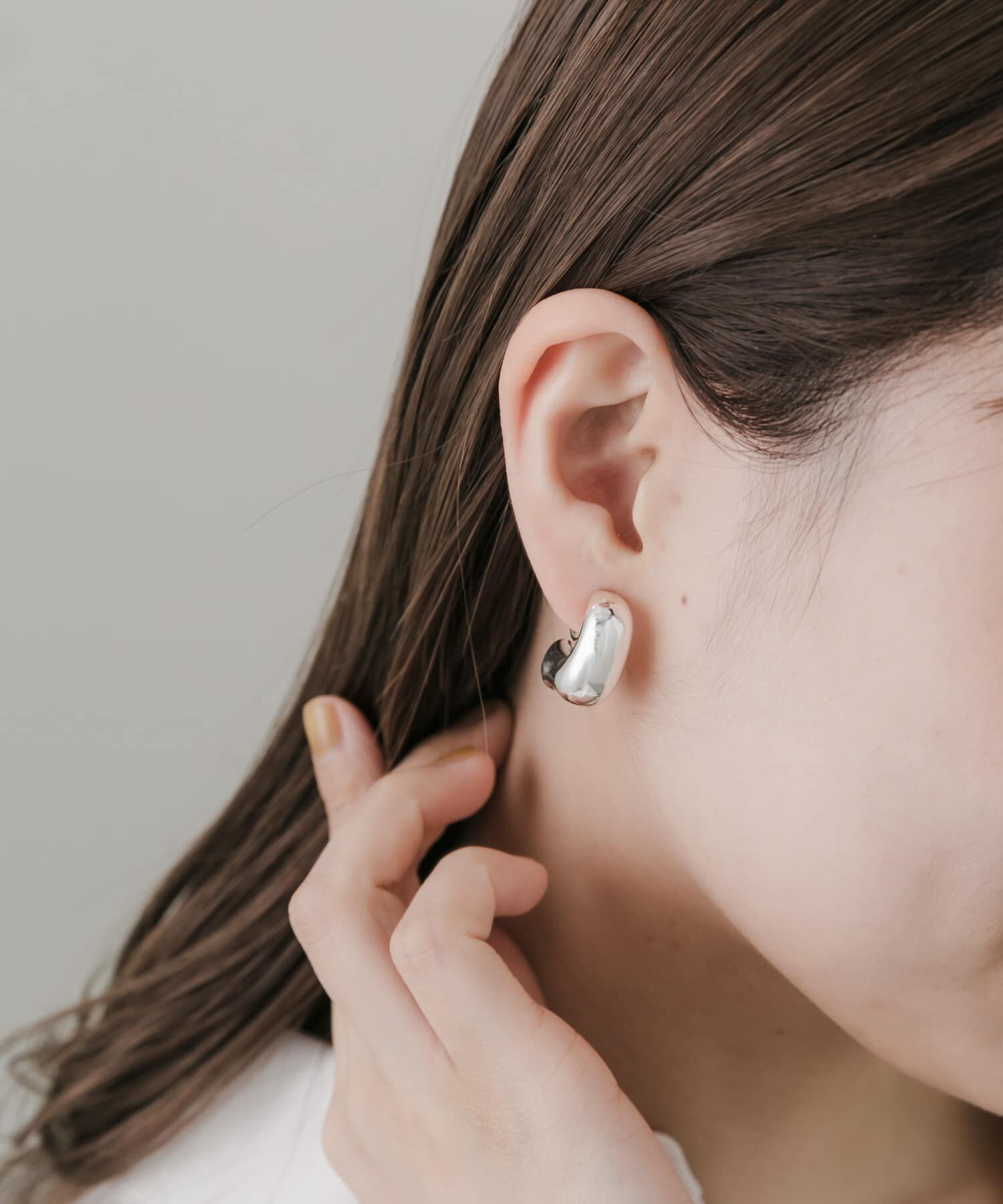 SMELLY「ニュアンスカーブプックリイヤリング」|イヤリング|