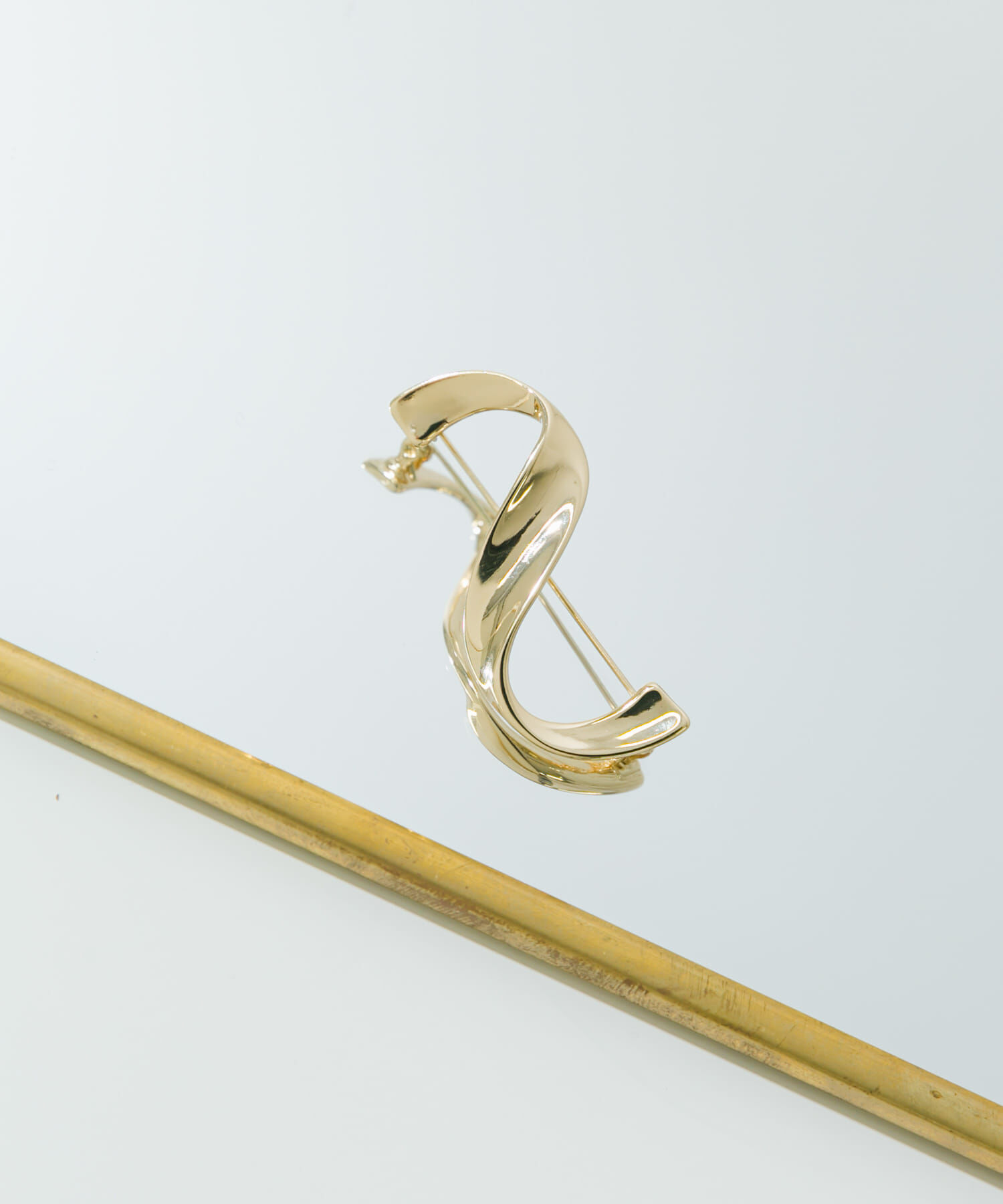 SMELLY「ウェーブブローチ」|ブローチ・コサージュ|