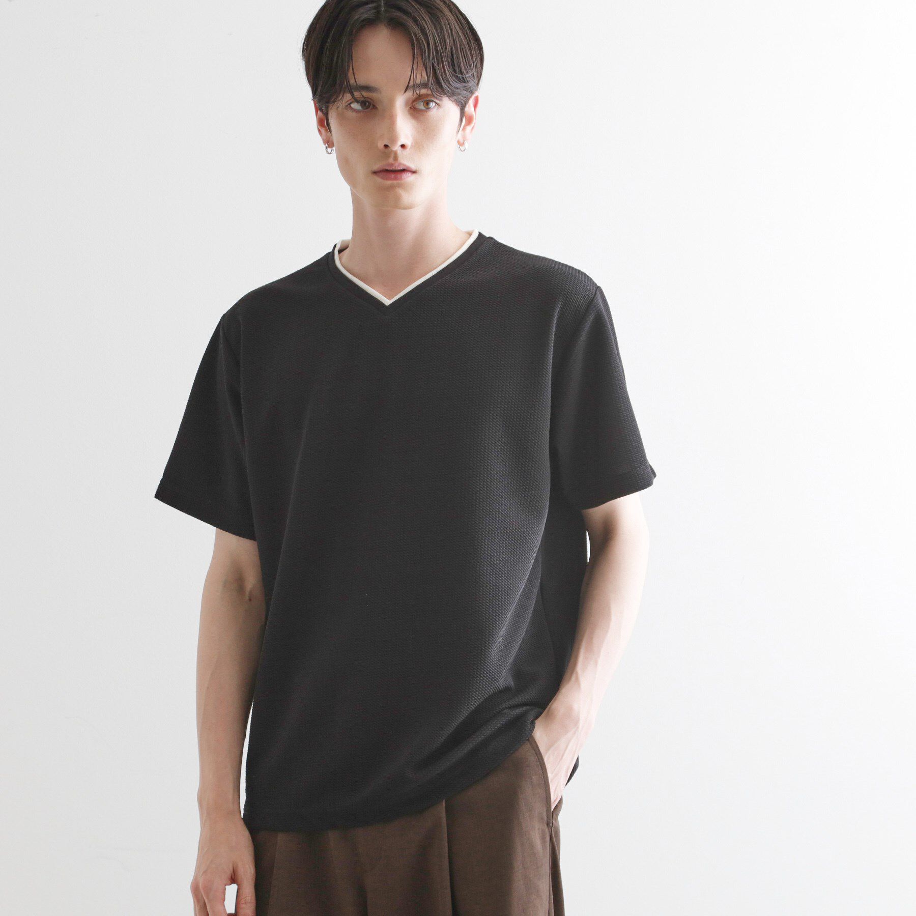 tk.TAKEO KIKUCHI「フェイクレイヤードVネックカットソー」|Tシャツ・カットソー|ブラック(019)