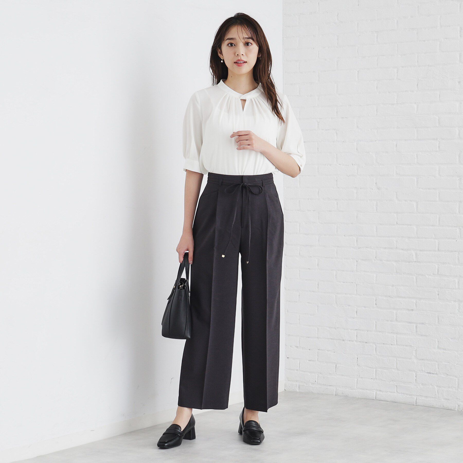 index「ツイストスリットネックブラウス【洗濯機洗い可】」|シャツ・ブラウス|