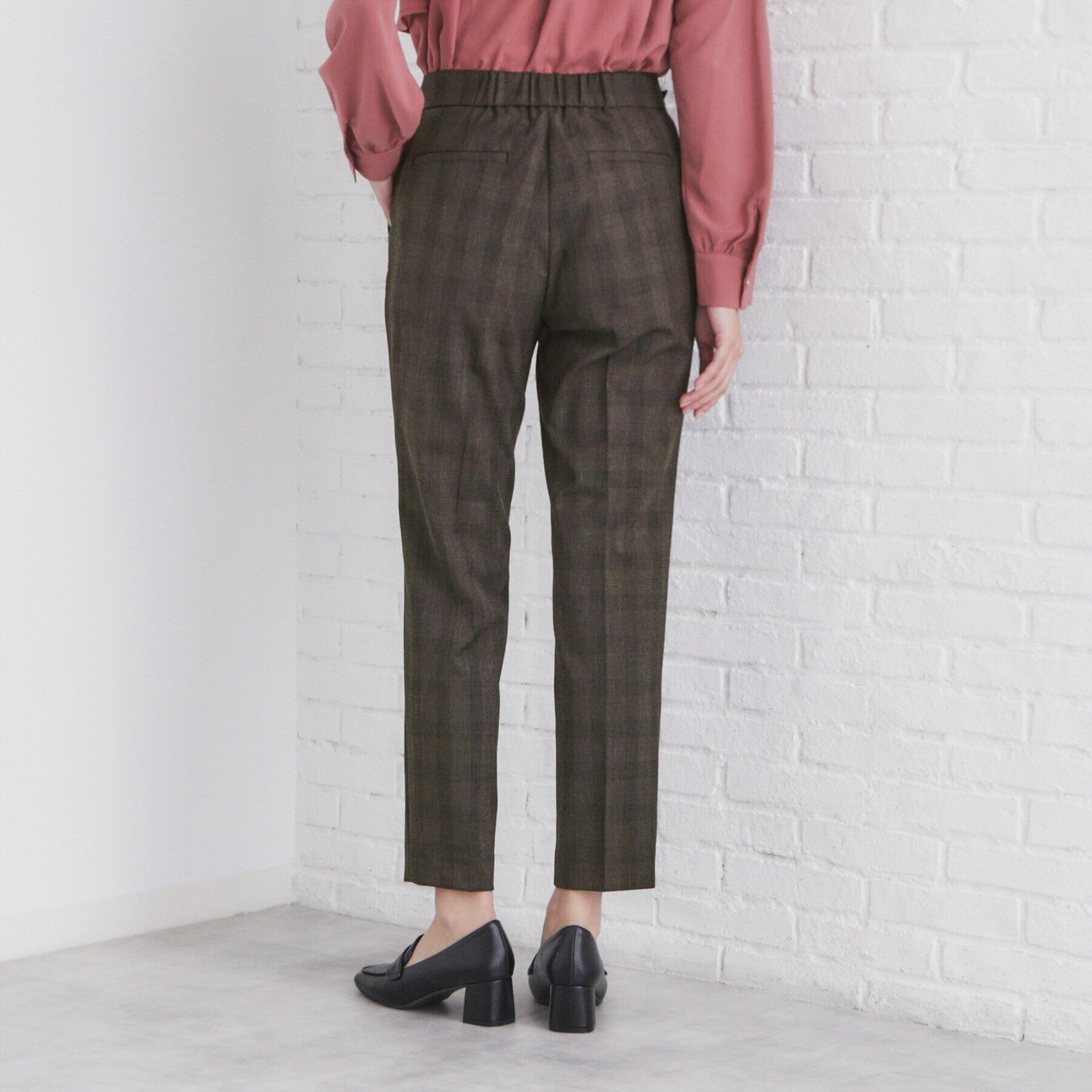 index「サイドベルト付きストレッチテーパードパンツ【洗濯機洗い可/イージーアイロン/防シワ】」|その他|