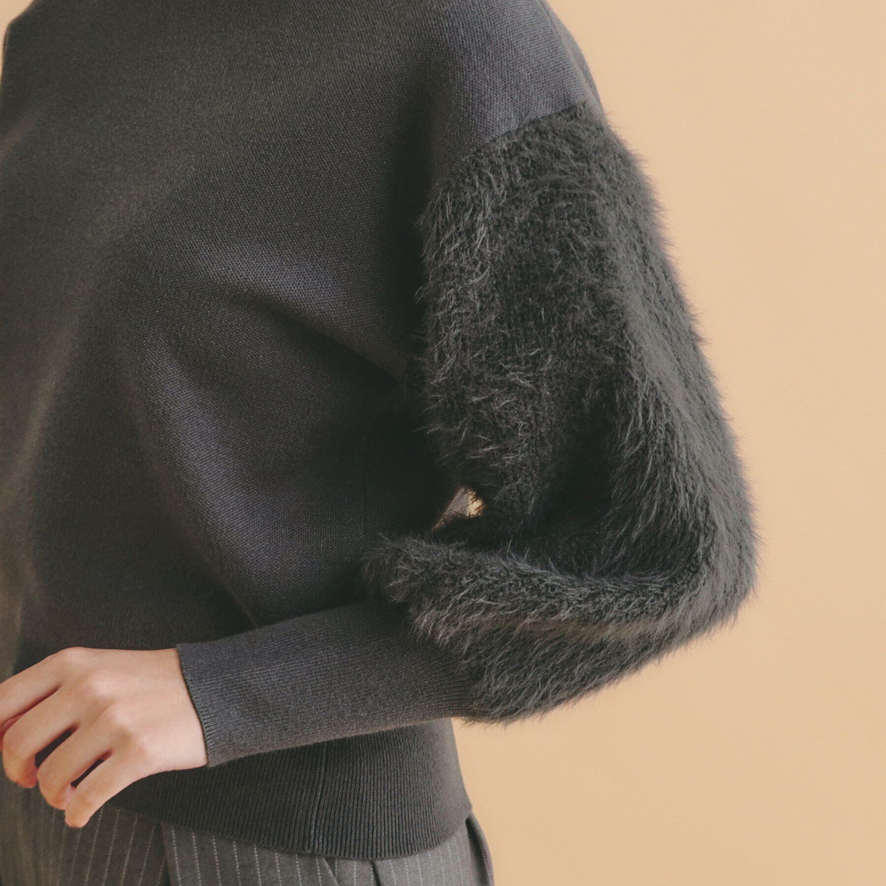 index「《美人百花掲載》フェザースリーブハイネックニット【洗濯機洗い可】」|ニット・セーター|