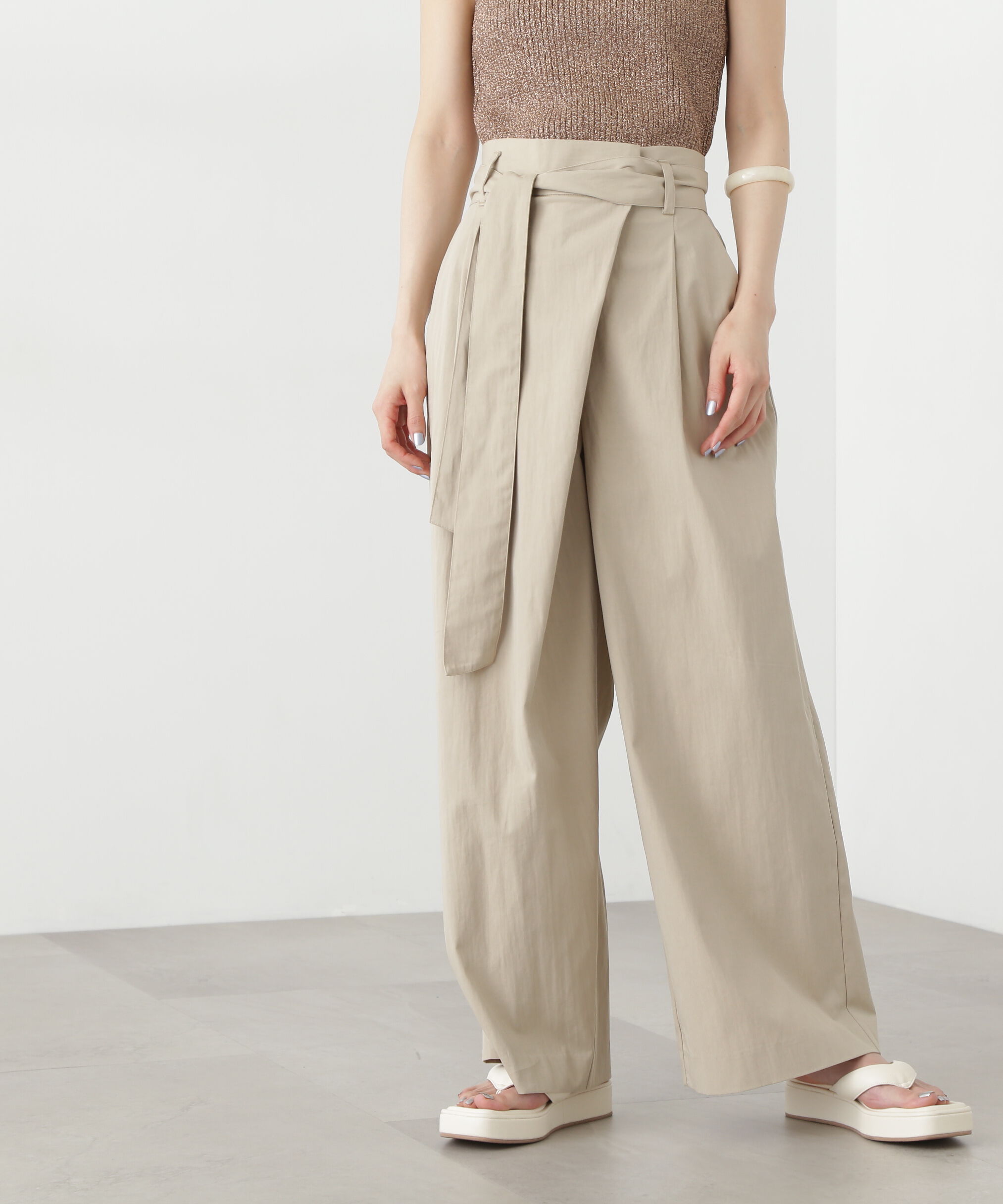  「ベルト付きラップ風ワイドパンツ」|その他|