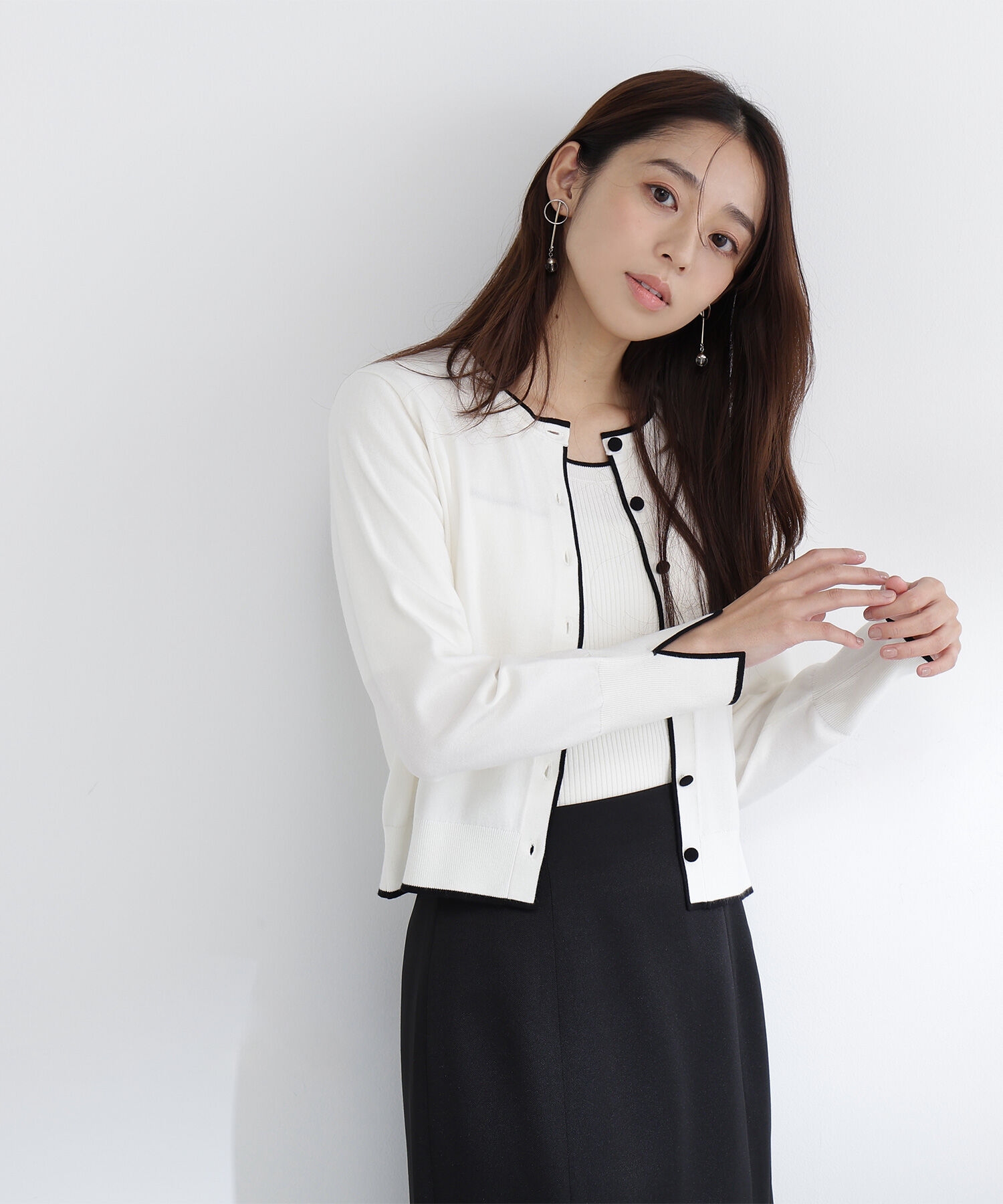  「クルミボタンバイカラーアンサンブル」|ニット・セーター|